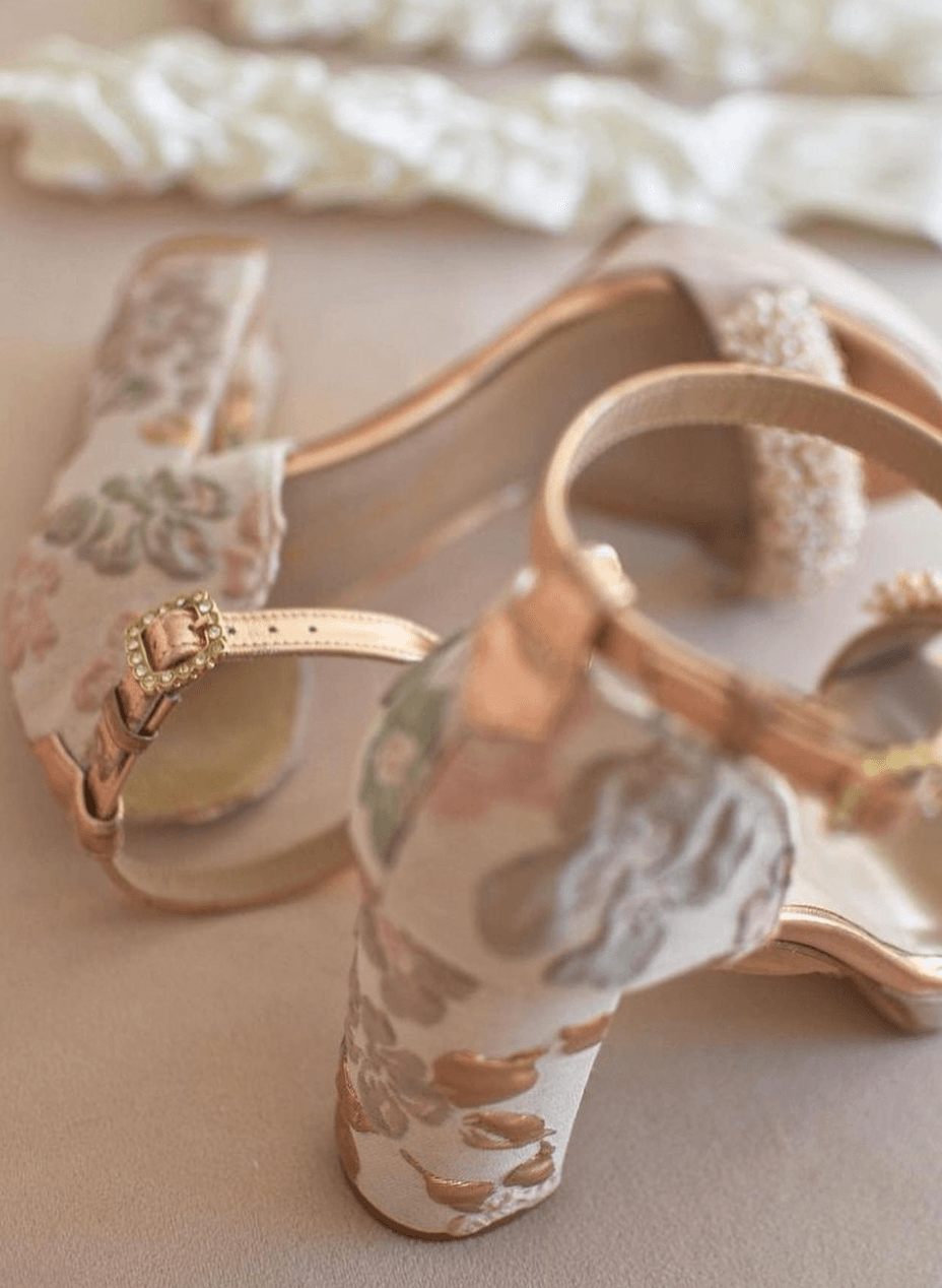 ANTONELLA Rose thread embroidery