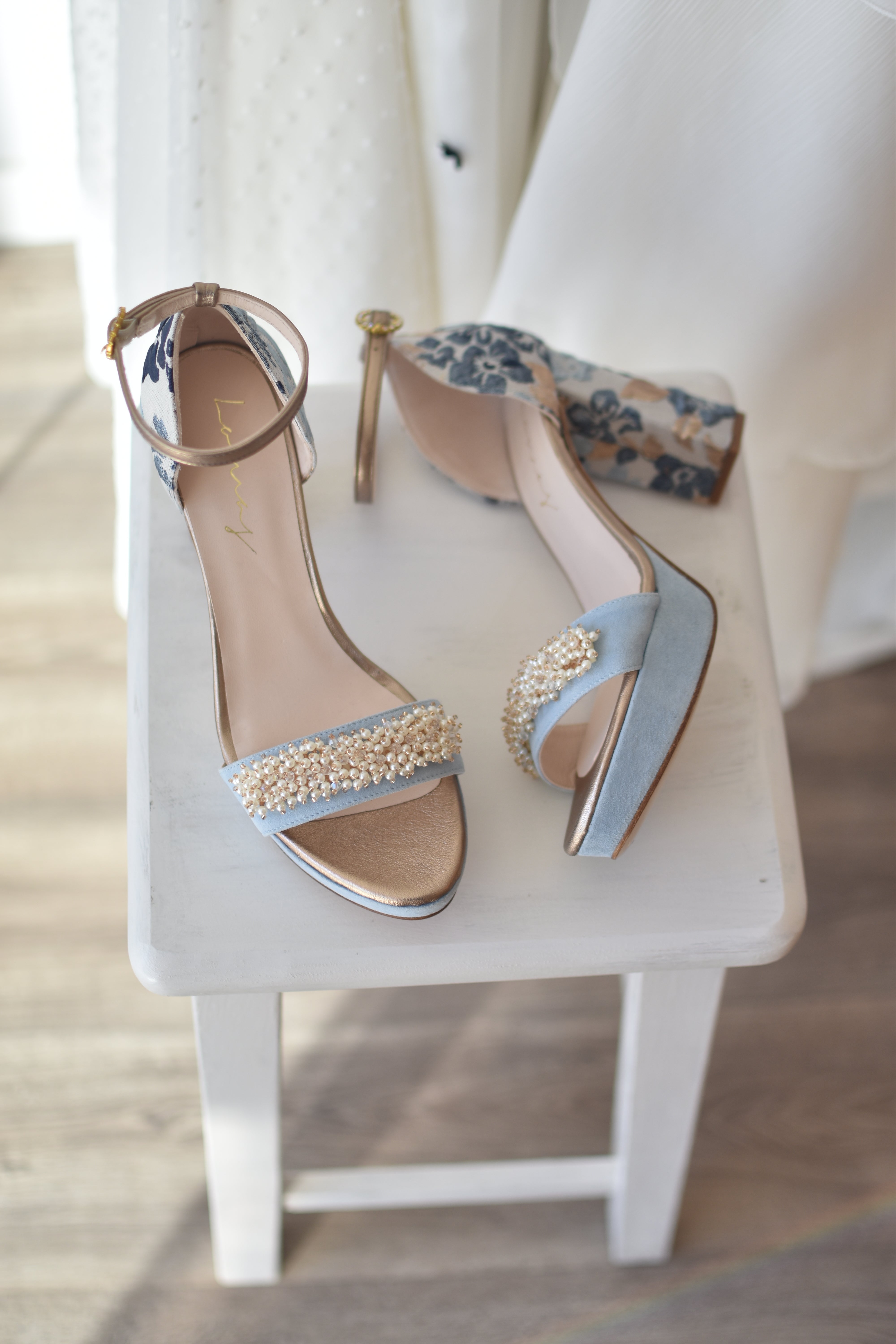 ANTONELLA Rose thread embroidery