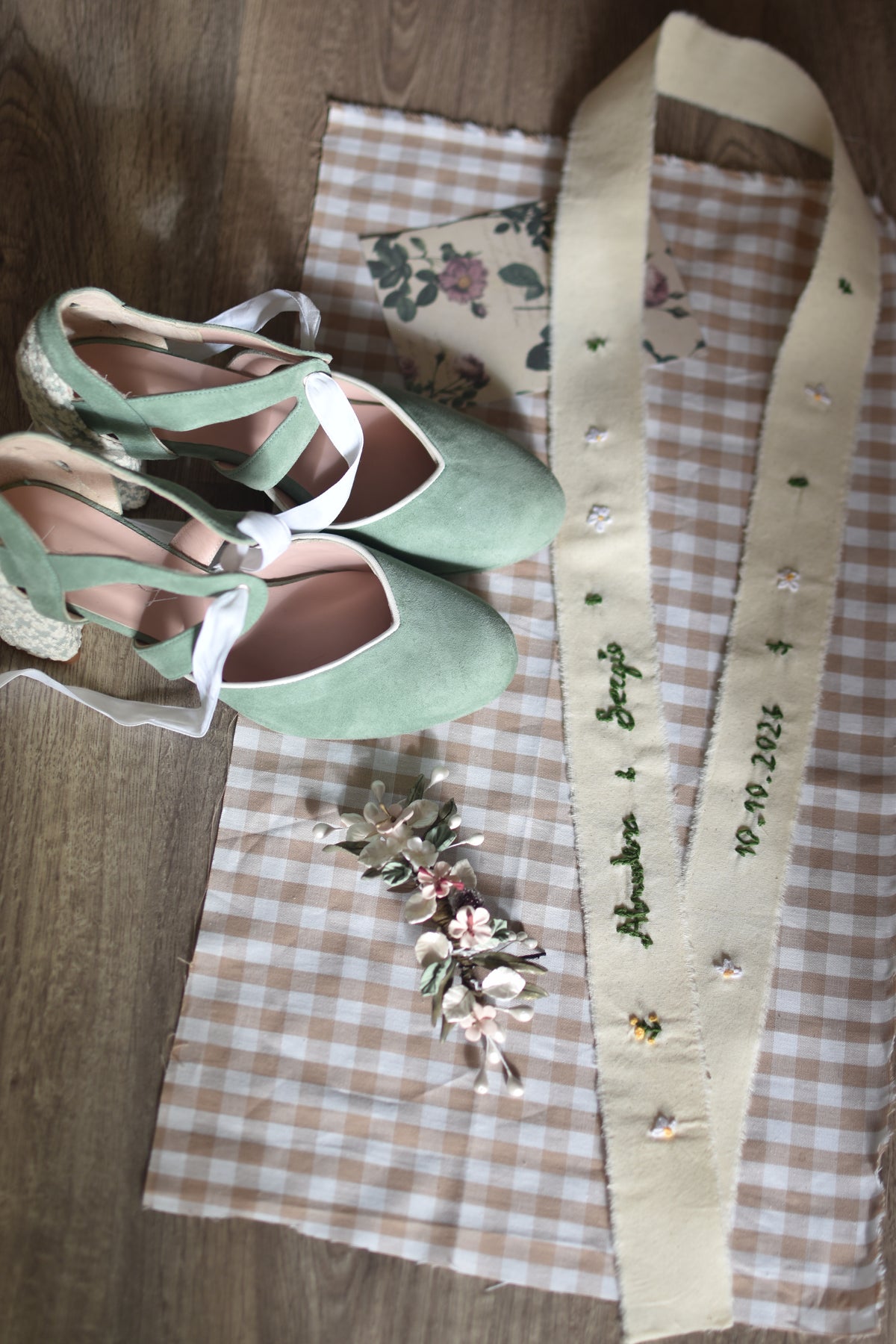 z.Velvet ribbon for bridal bouquet BOUGHT VILLA DARK
