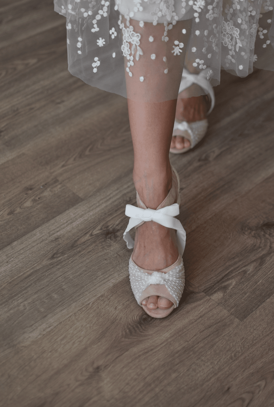 ÁGNES beige rafia mini 55 - zapatos_novia