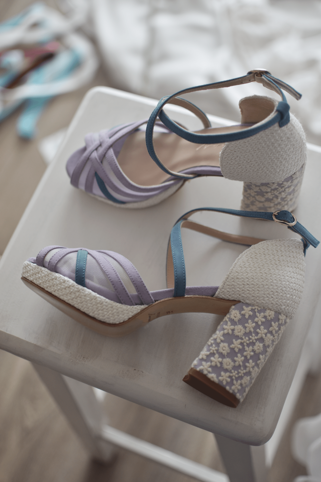 ANTONELLA lavanda azul marion nuevo y rafia 85 - zapatos_novia