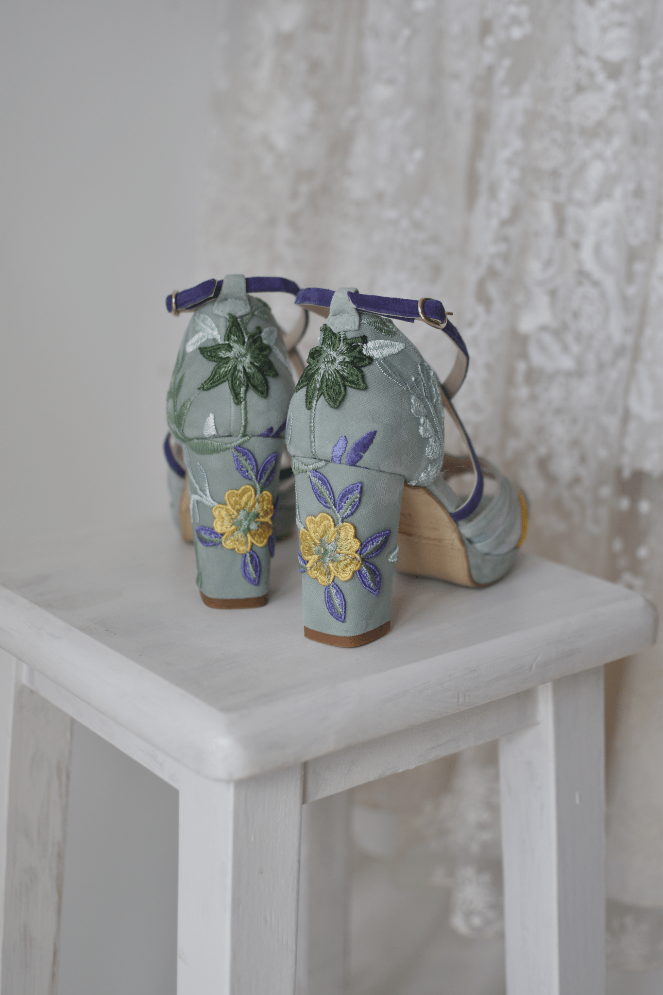 ANTONELLA Salvia eucalipto mostaza bordado Sunflowers 95 - zapatos_novia