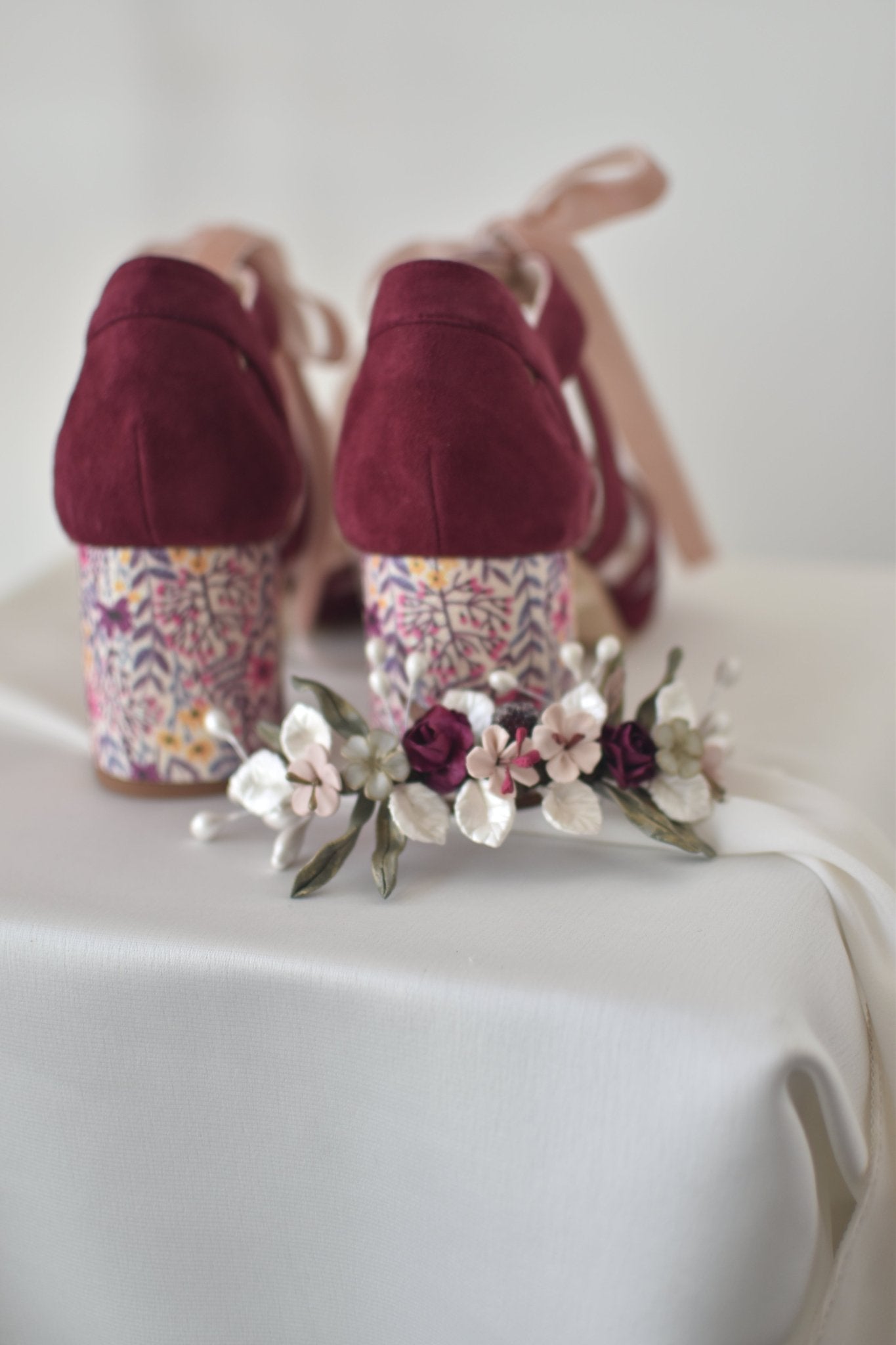 EN STOCK Tocado porcelana novia burdeos floral - zapatos_novia