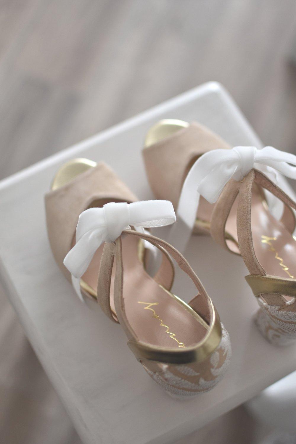 HERA abierto beige bordado YAUM 95 - zapatos_novia