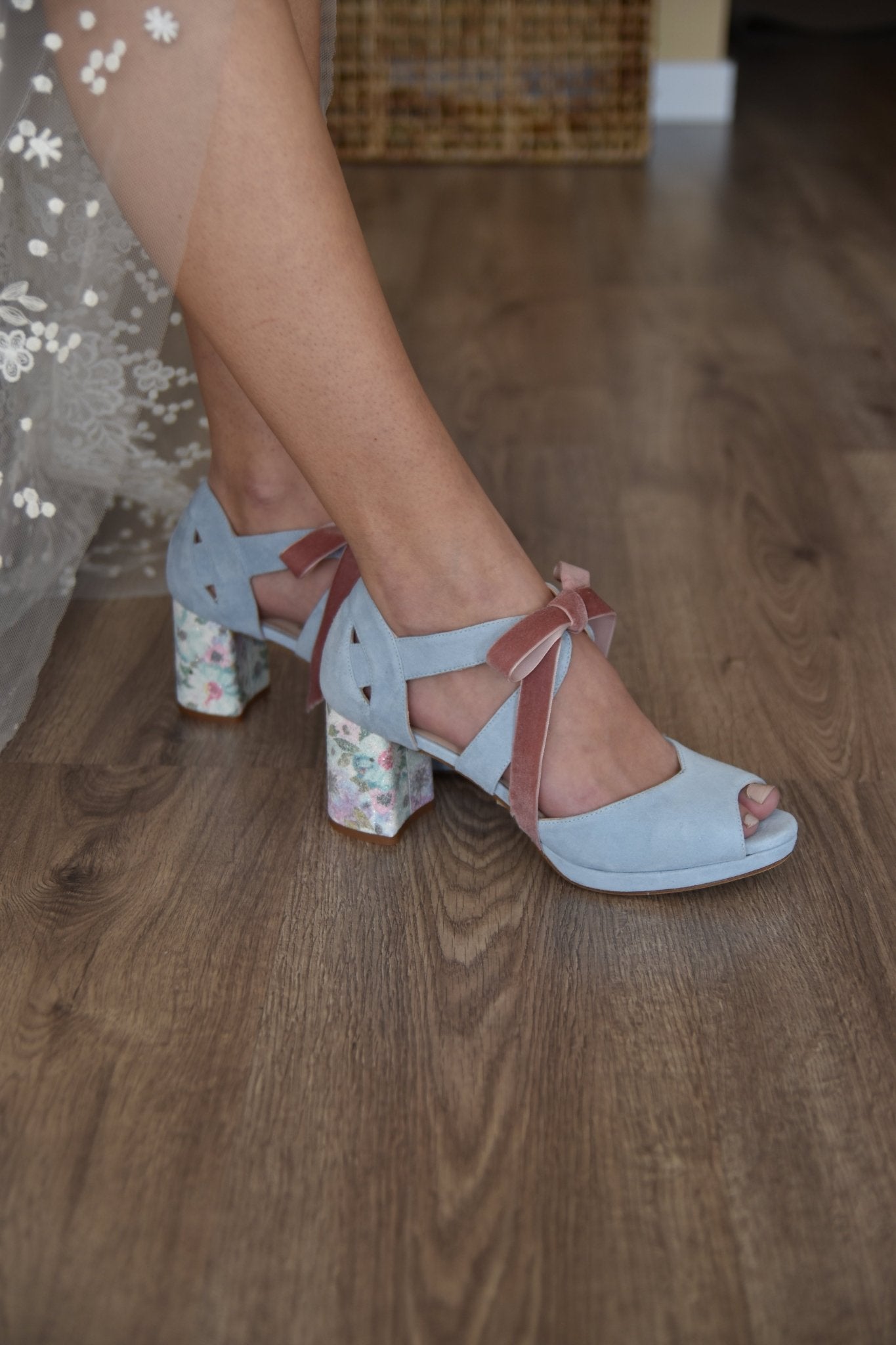 HERA abierto Blossom clear blue petit - zapatos_novia