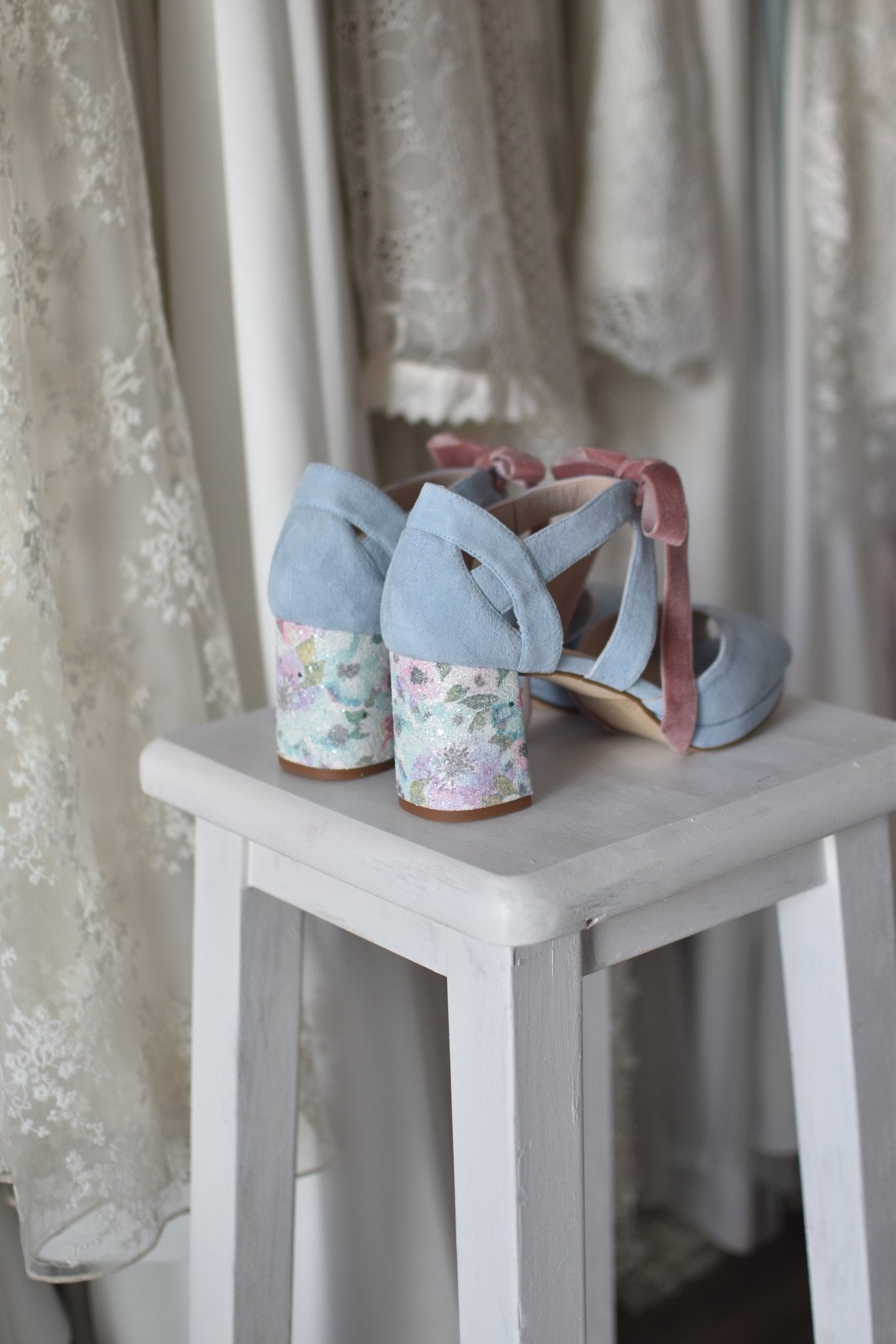 HERA abierto Blossom clear blue petit - zapatos_novia