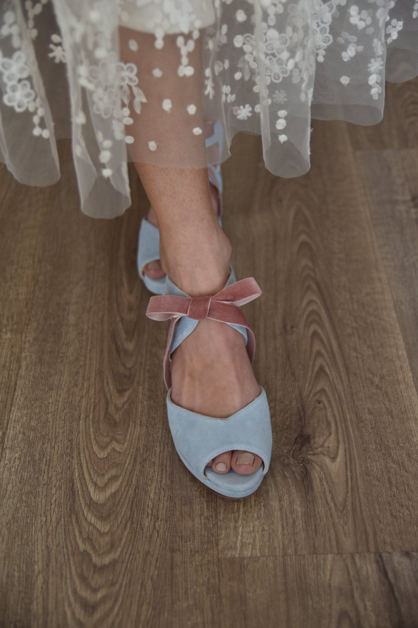 HERA abierto Blossom clear blue petit - zapatos_novia