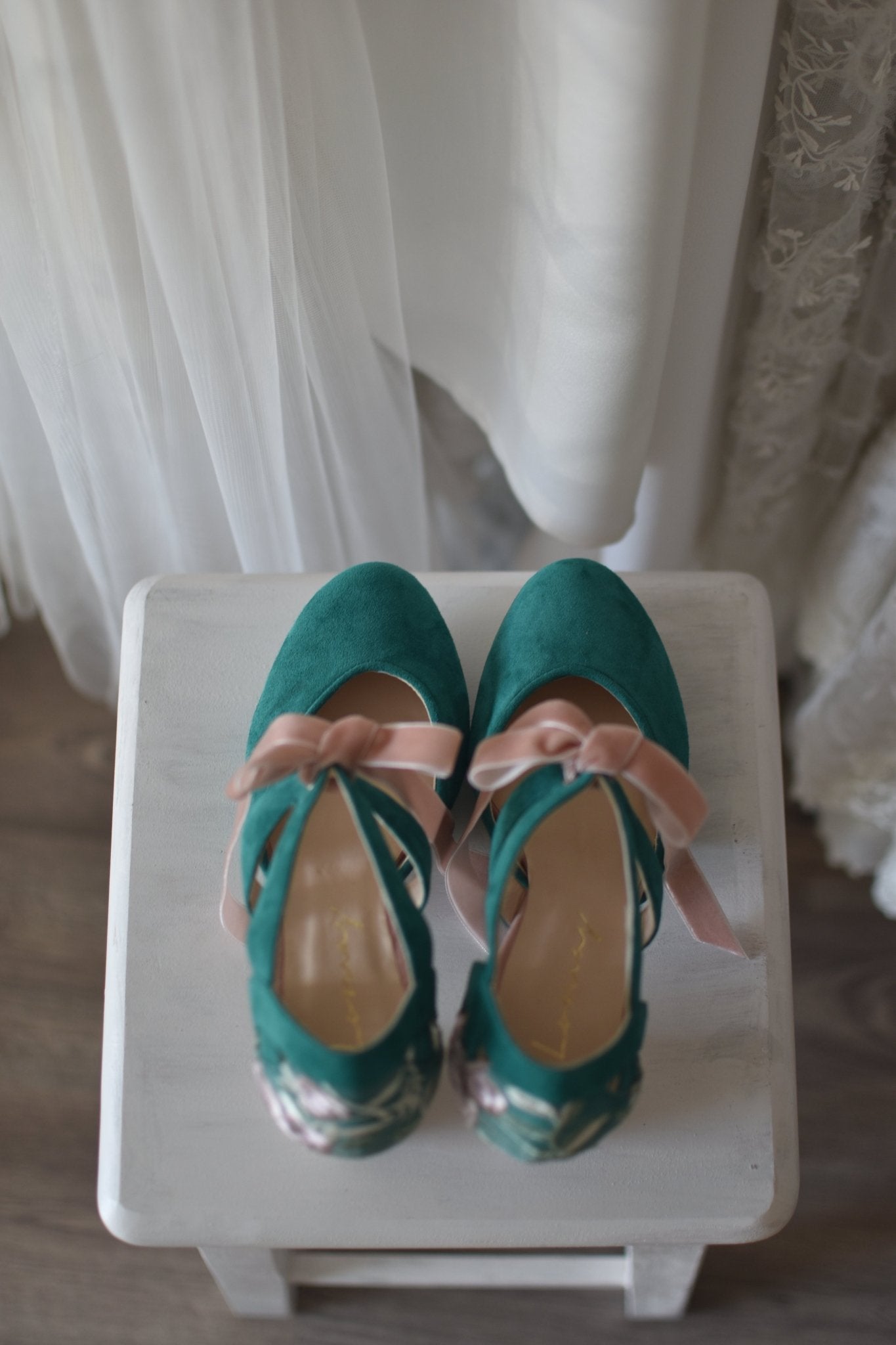 Hera cerrado verde olvido bordado Atenas 95 - zapatos_novia