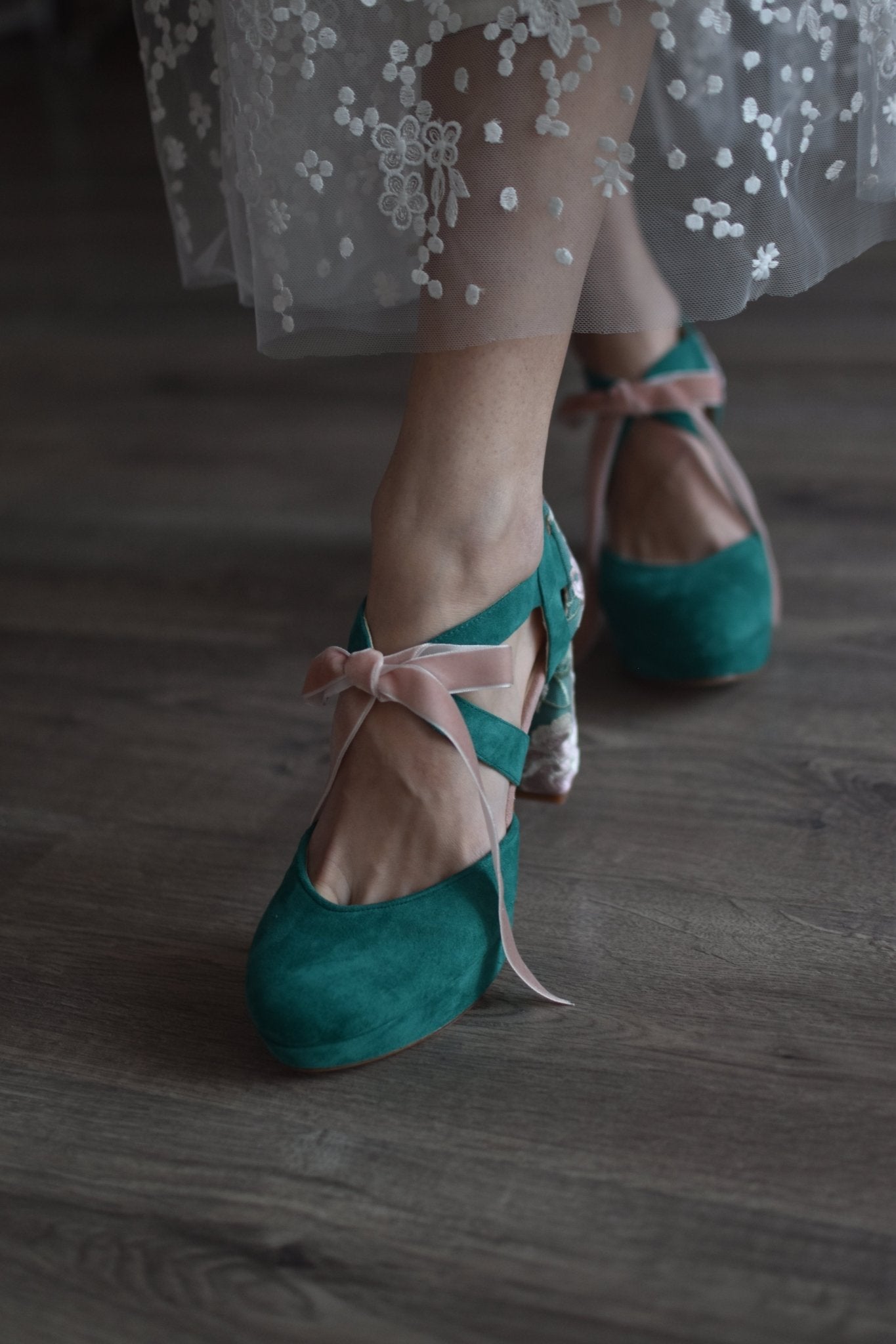 Hera cerrado verde olvido bordado Atenas 95 - zapatos_novia
