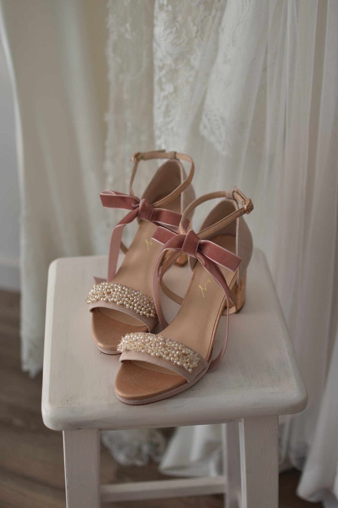 MATILDA rosa suave perls espejo oro rosa midi - zapatos_novia