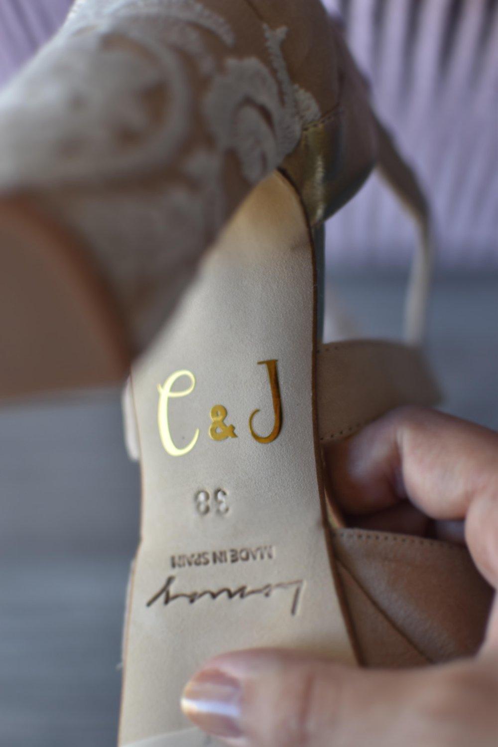 Personalización Frase - iniciales - fecha (en suela) - zapatos_novia