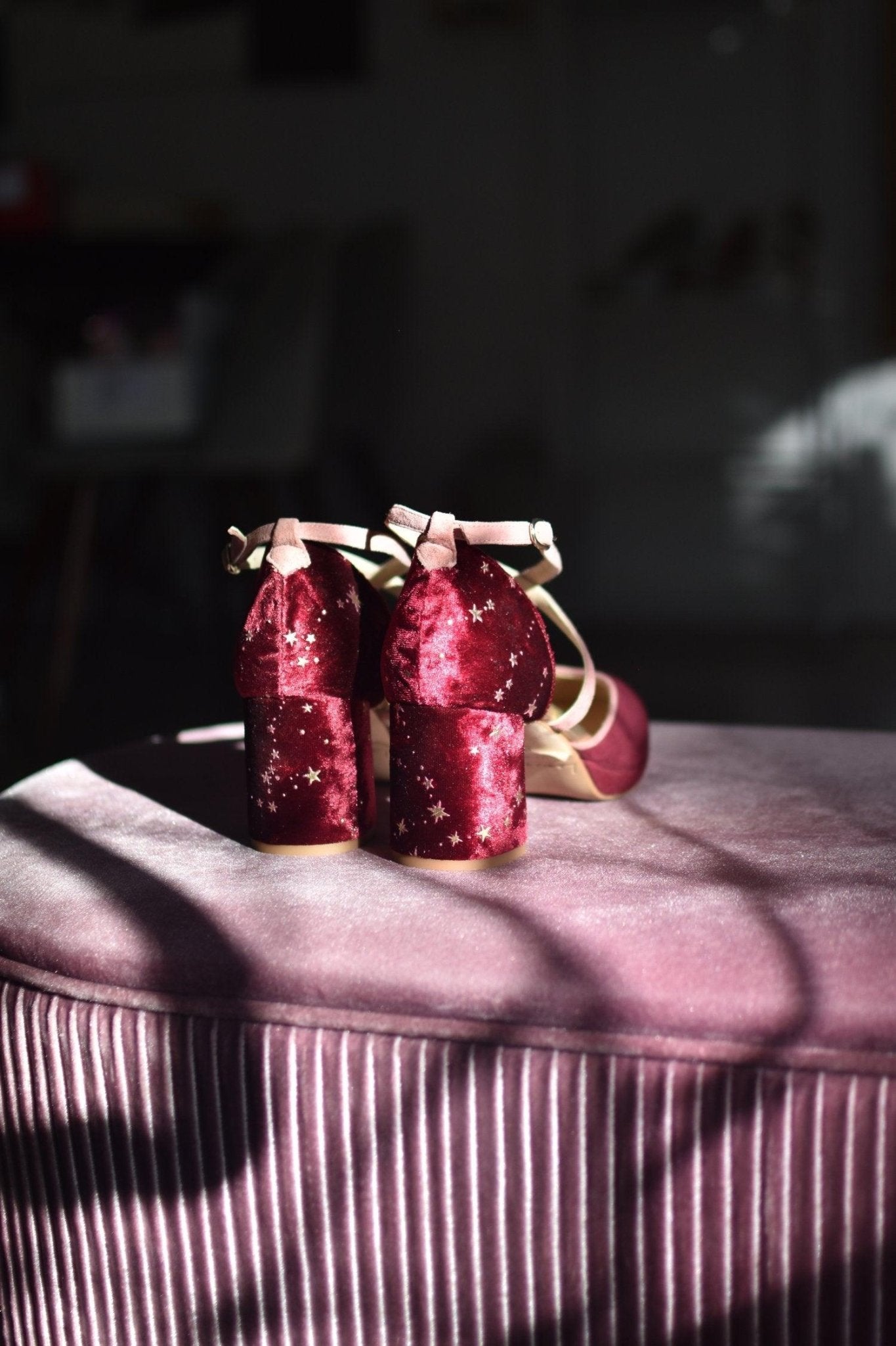ROSALÍA cerrado burdeos constelación midi - zapatos_novia