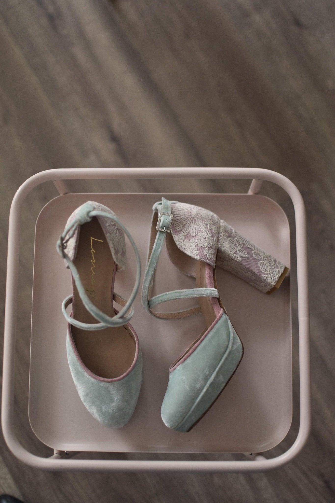 Rosalía cerrado terciopelo mint bordado Oliveti 95 - zapatos_novia