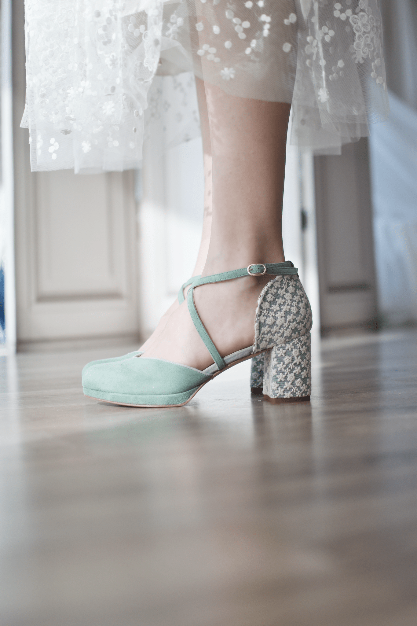 ROSALÍA cerrado verde eucalipto petit - zapatos_novia
