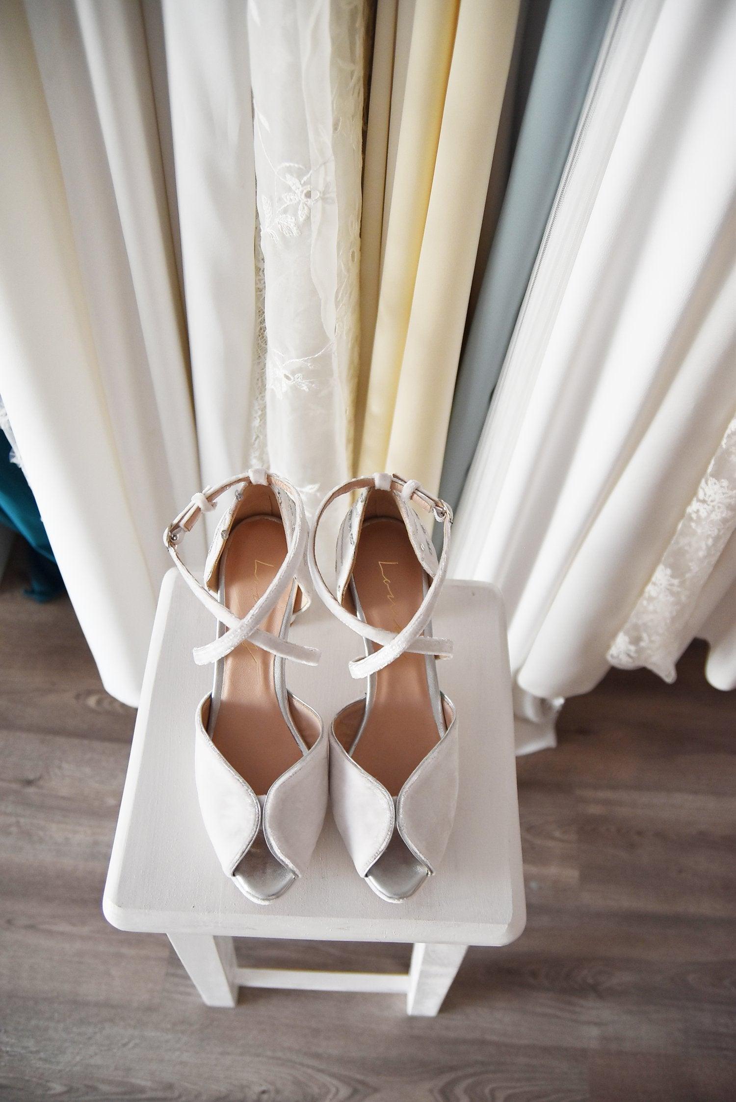 LUNA terciopelo white light silver Ceres 85