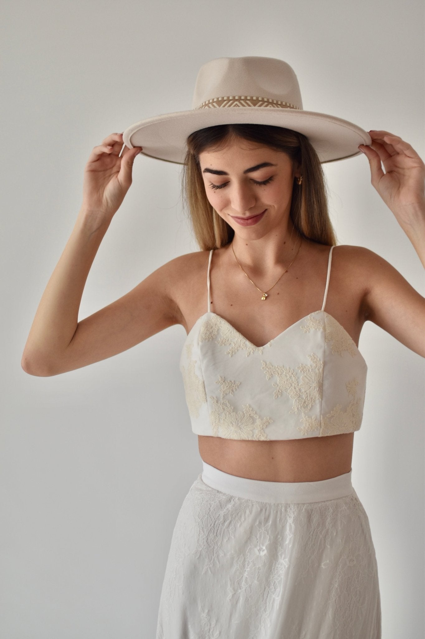 Tops Blanco Top De Novia Alto — Zapatos de novia Lomas Shoes
