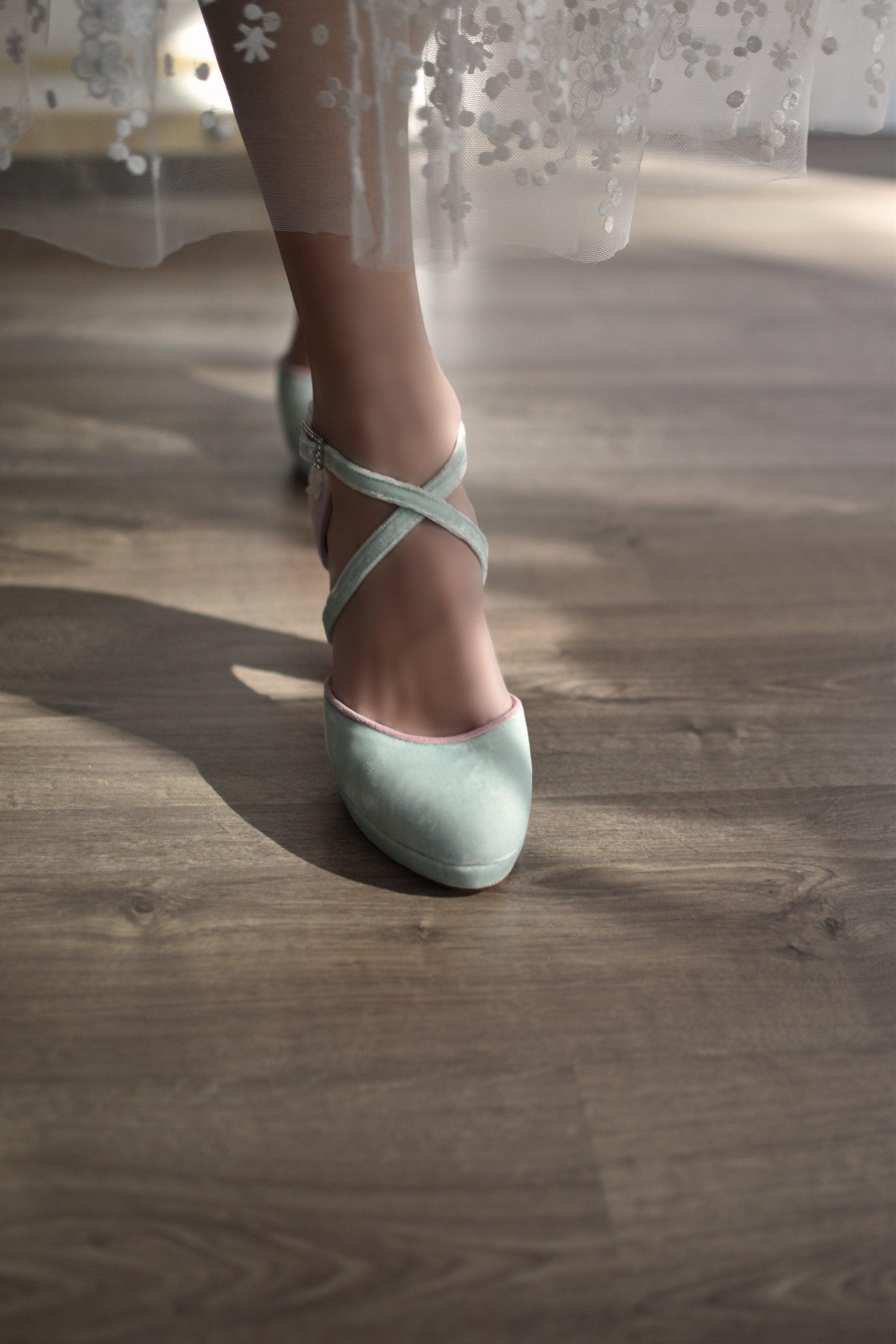 Rosalía closed mint velvet embroidered Oliveti heel 9.5cm