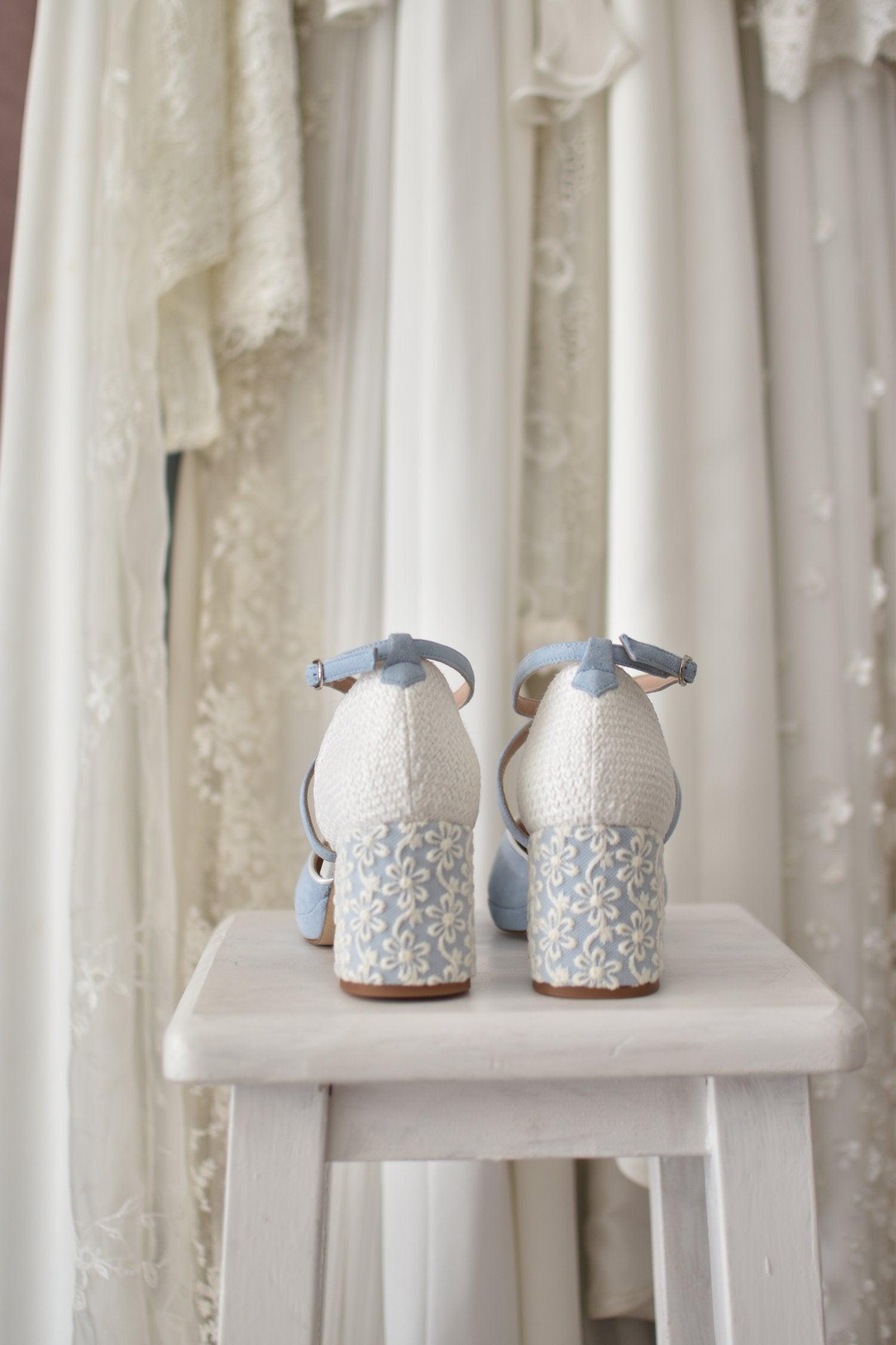 Rosalía closed soft blue Marion heel 7cm