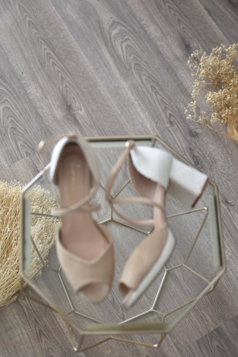 Rosalía open beige and raffia heel 7cm