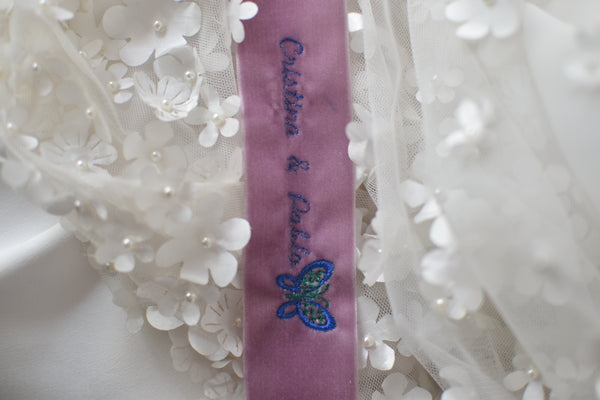 Cinta de terciopelo novia nombres y mariposa