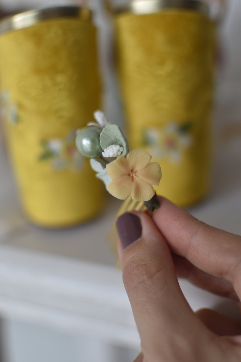 Tocado mini horquilla Jardín mostaza