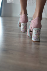 ZAPATO ABIERTO PERSONALIZADO PARA NOVIA DE ANTE AZUL Y ROSA