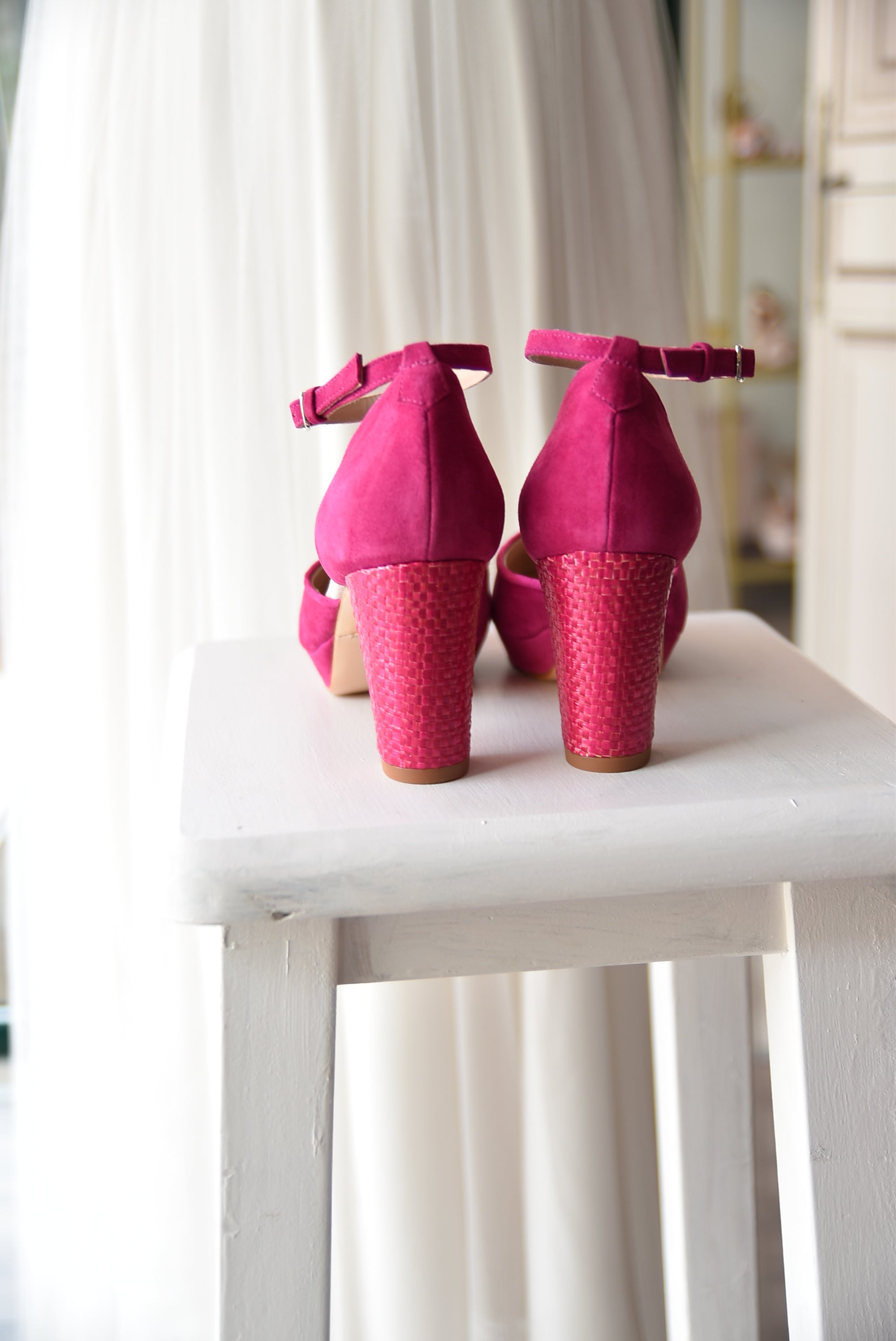 SANDALIA ABIERTA DE ANTE PERSONALIZADA PARA NOVIAS