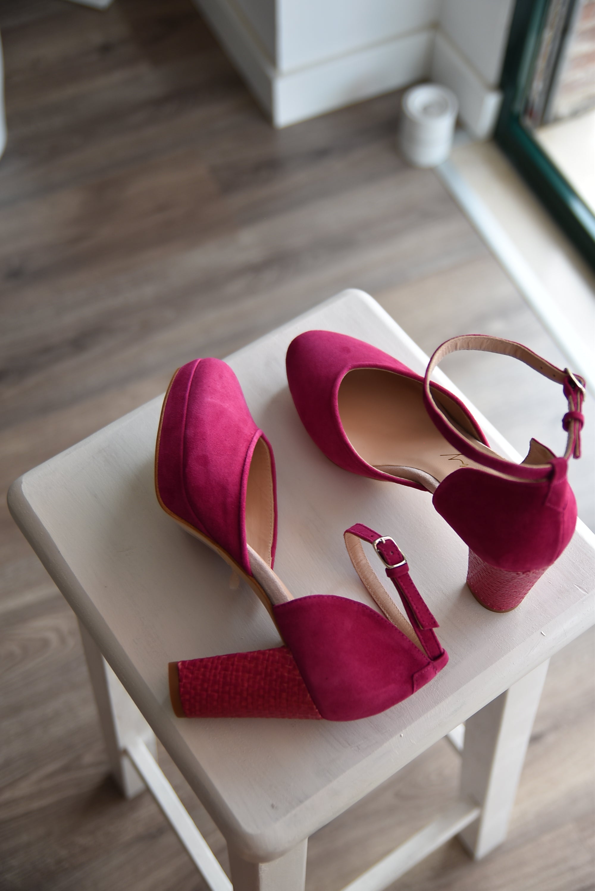 ZAPATO PERSONALIZADO PARA NOVIAS DE COLOR BORGOÑA