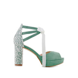 ZAPATO PERSONALIZADO CON CIERRE DE LAZOS Y TACON BORDADO