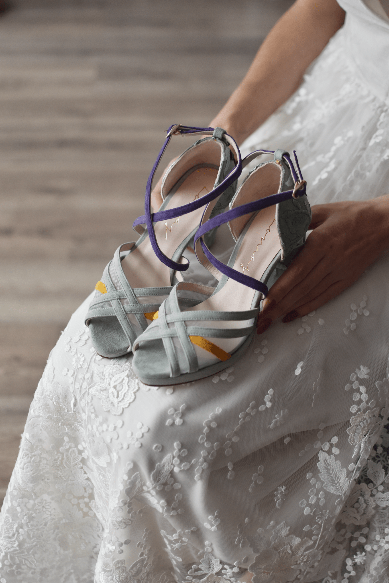 ANTONELLA Salvia eucalipto mostaza bordado Sunflowers 95 - zapatos_novia