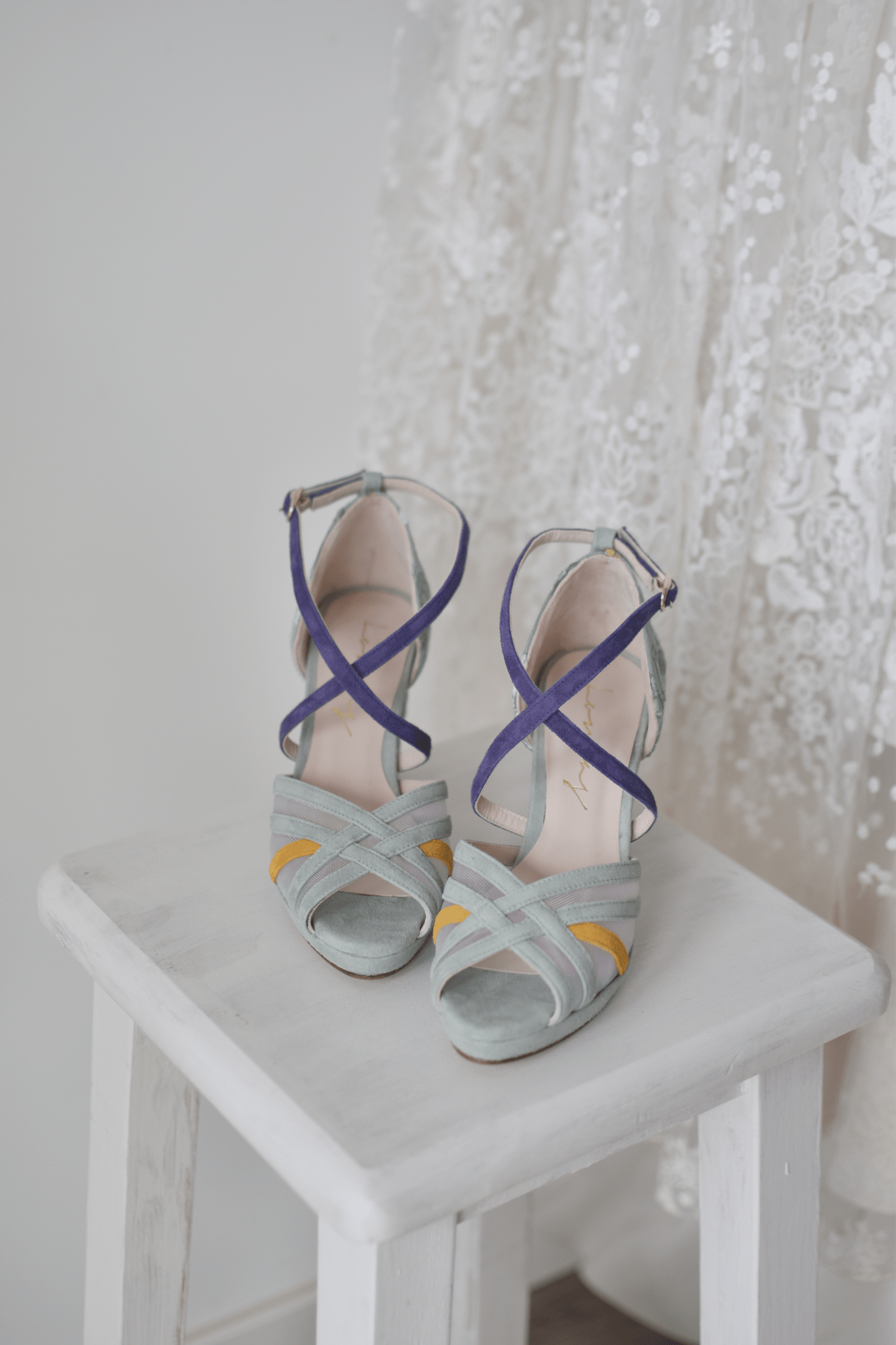 ANTONELLA Salvia eucalipto mostaza bordado Sunflowers 95 - zapatos_novia