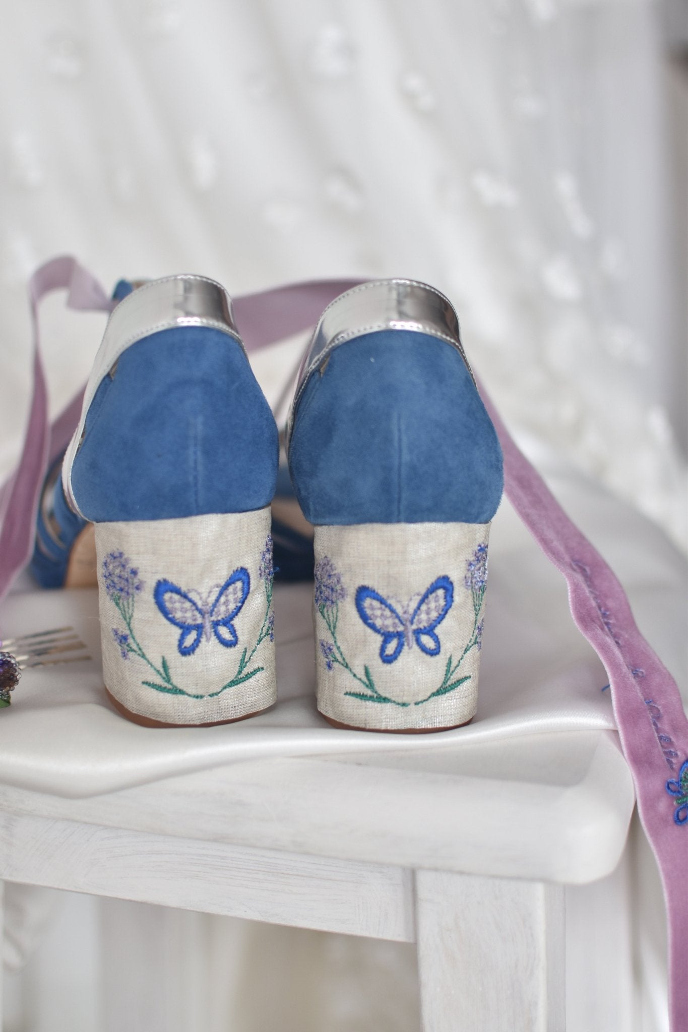 Ciara azulón y lavanda hortensia y mariposa petit - zapatos_novia