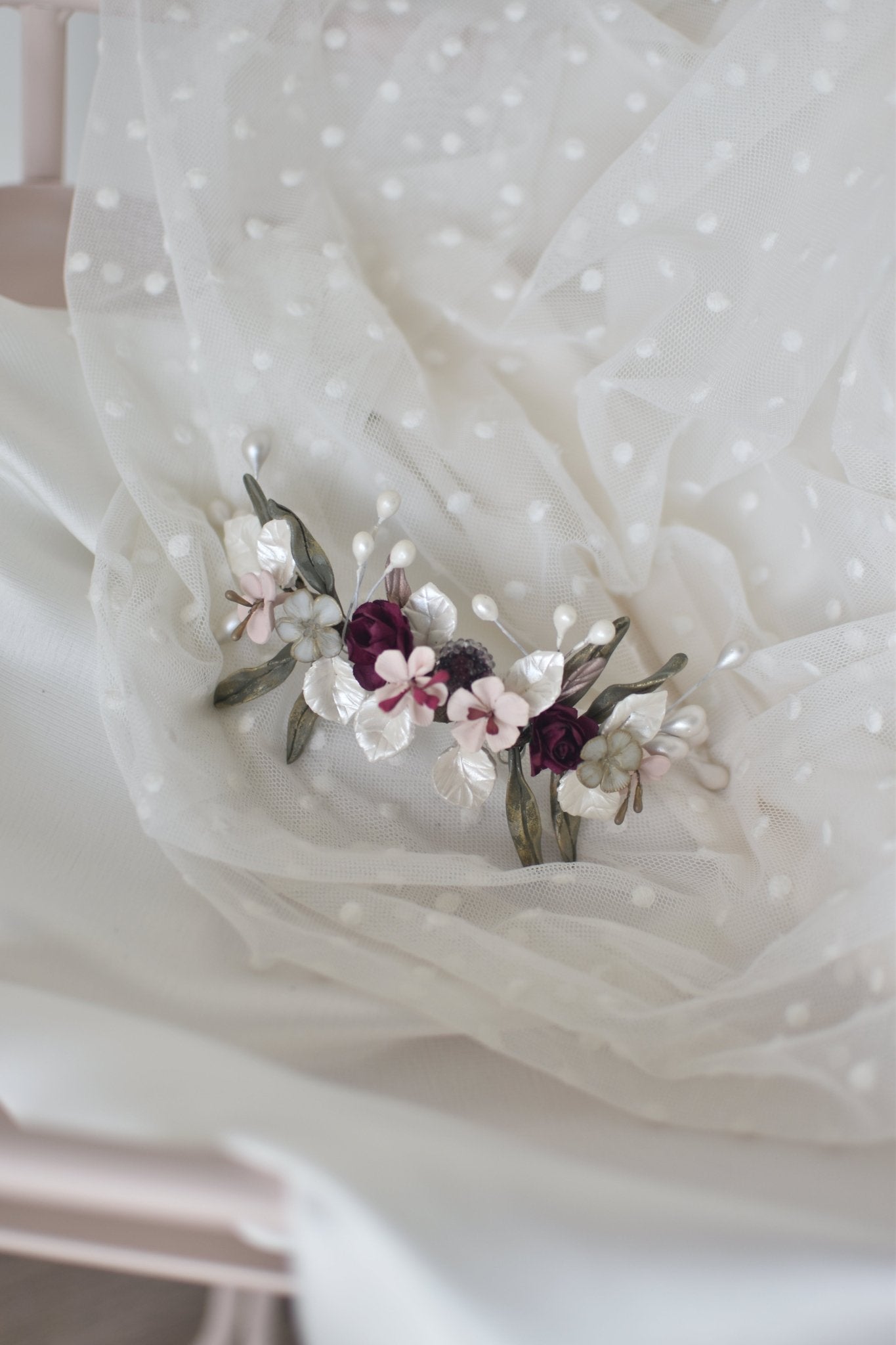 EN STOCK Tocado porcelana novia burdeos floral - zapatos_novia