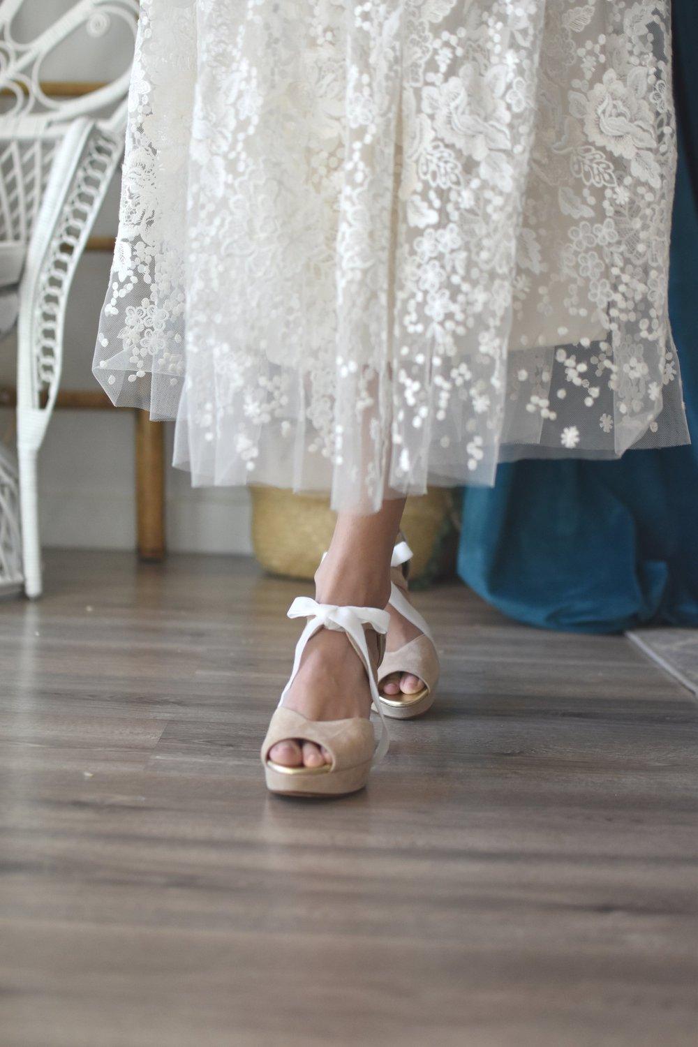 HERA abierto beige bordado YAUM 95 - zapatos_novia