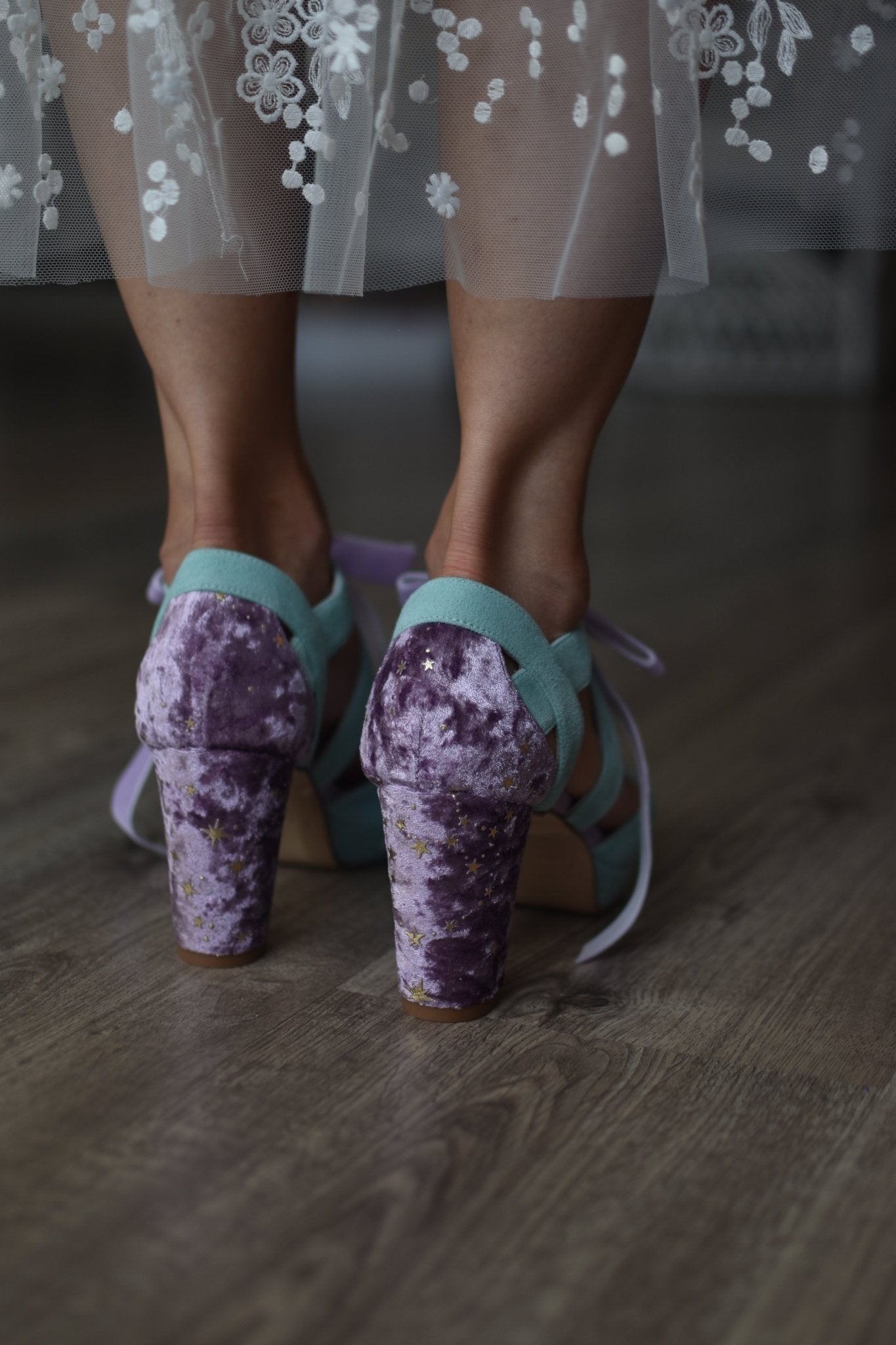 HERA aqua y lavanda velvet Constelación midi - zapatos_novia