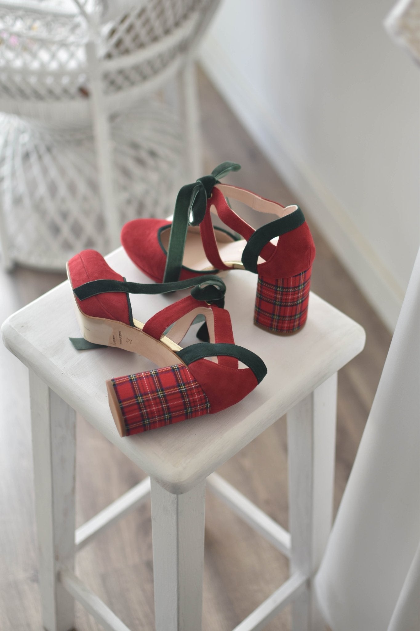 HERA cerrado rojo y verde tartar 85 - zapatos_novia