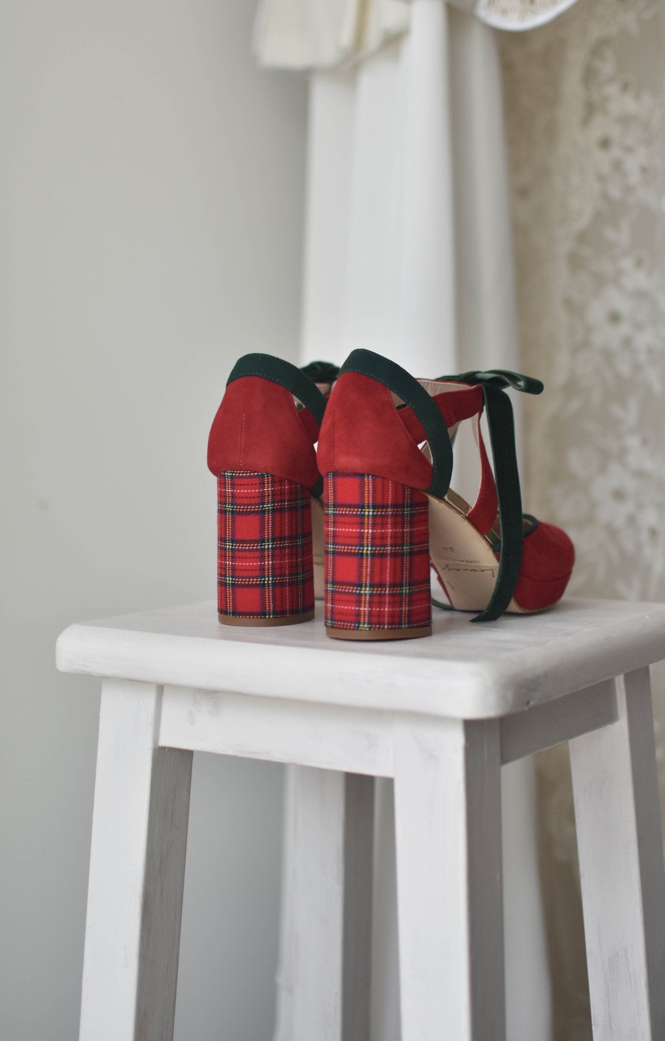 HERA cerrado rojo y verde tartar 85 - zapatos_novia