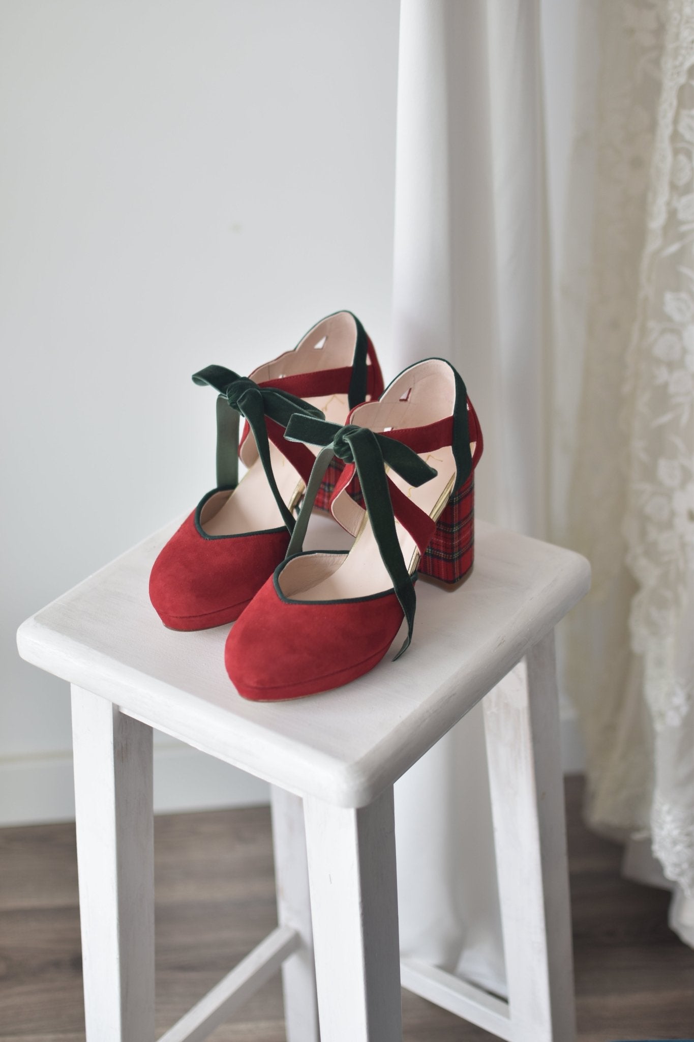 HERA cerrado rojo y verde tartar 85 - zapatos_novia