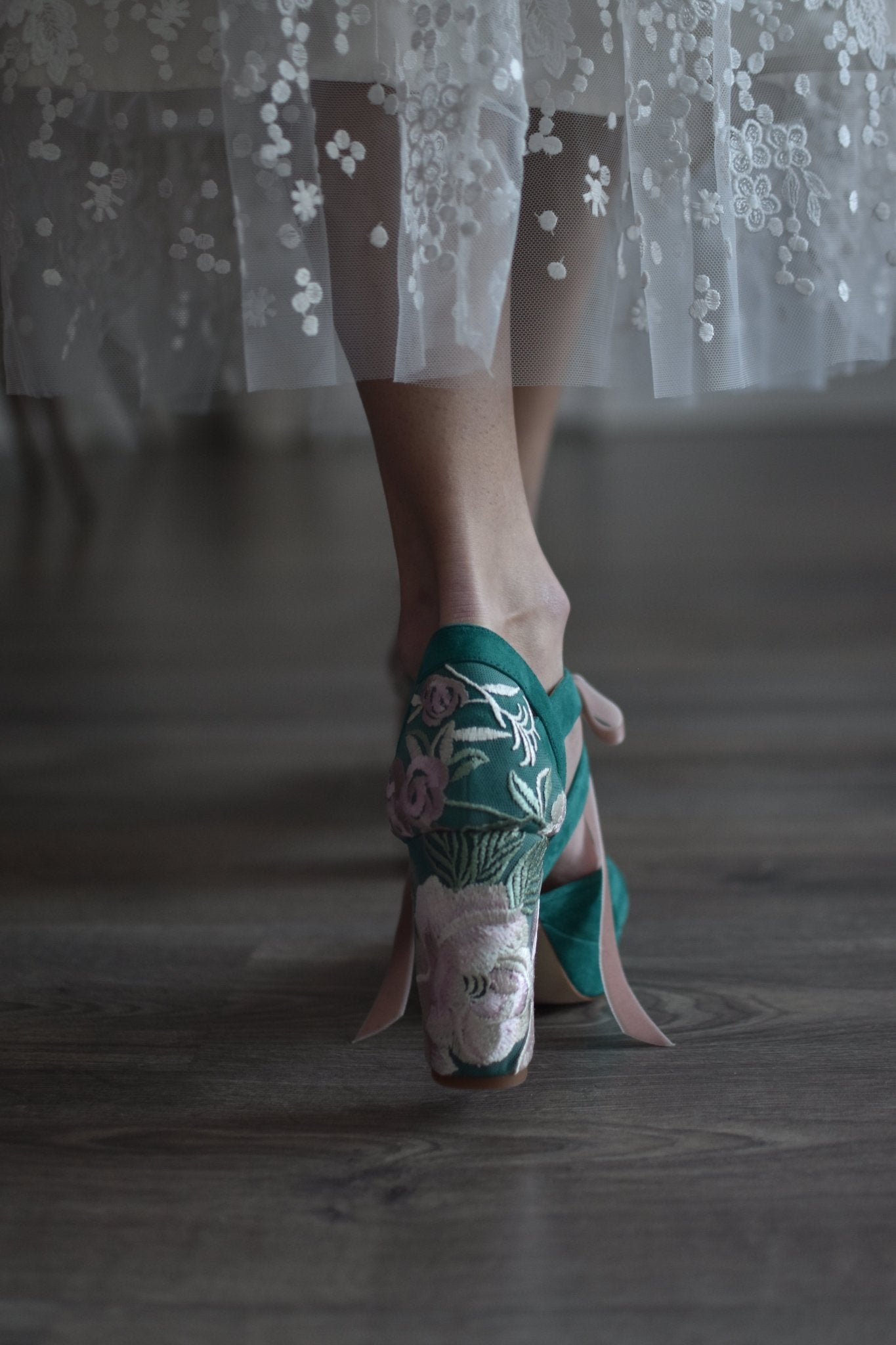 Hera cerrado verde olvido bordado Atenas 95 - zapatos_novia