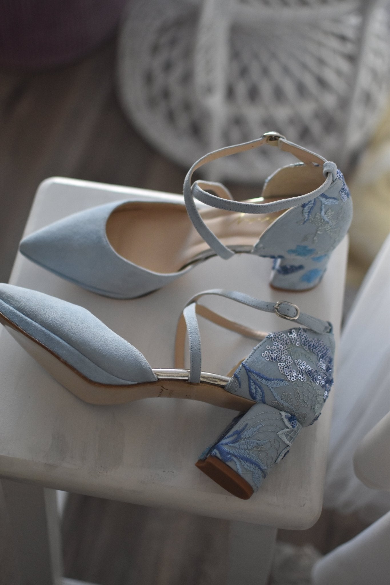 LOLA nuevo separado azul Daphne bordado Grafito - zapatos_novia
