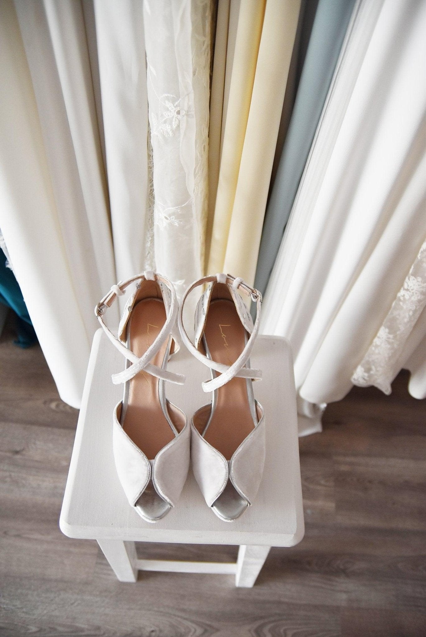 LUNA terciopelo white light silver Ceres 85 - zapatos_novia