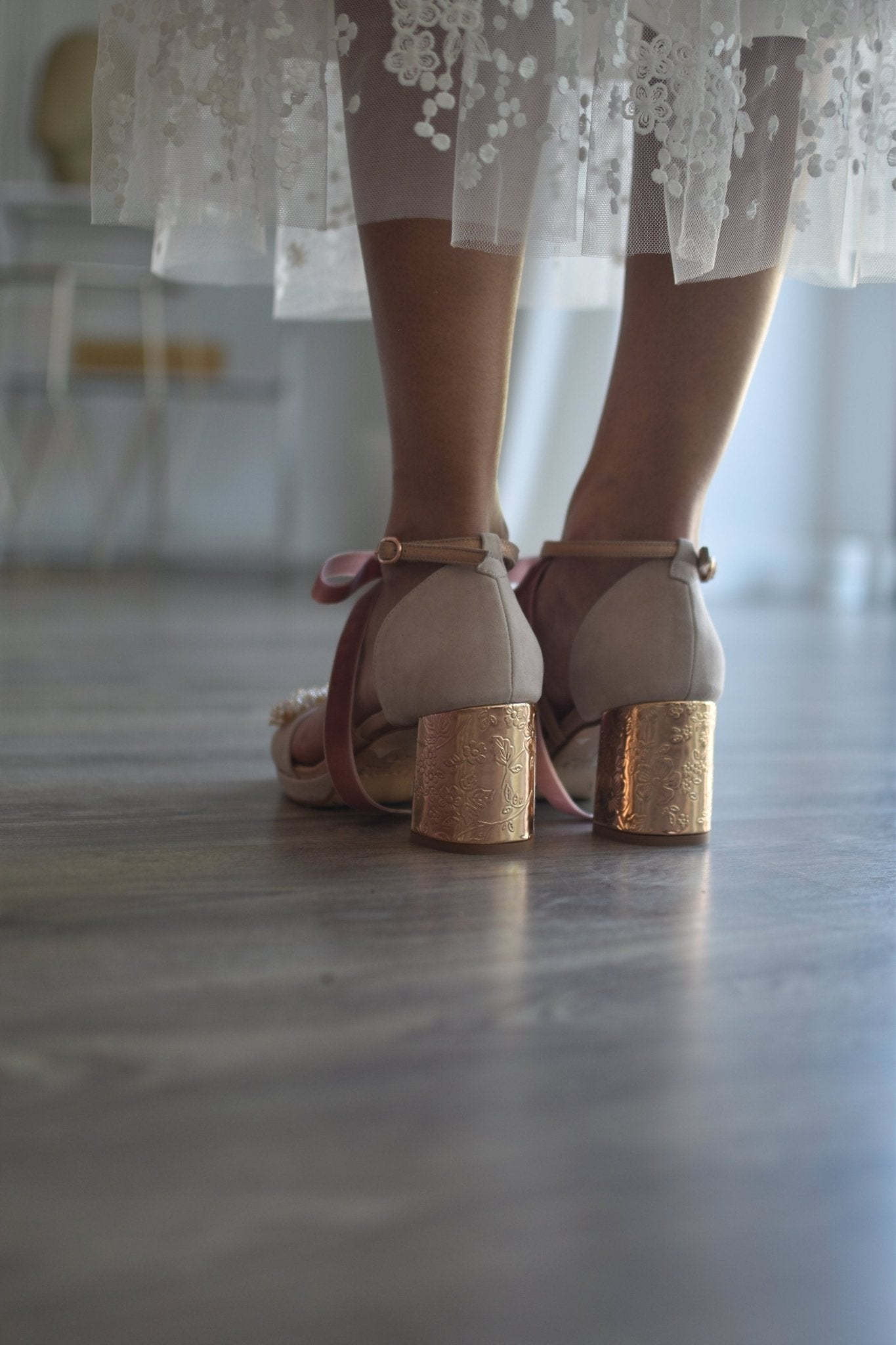 MATILDA rosa suave perls espejo oro rosa midi - zapatos_novia