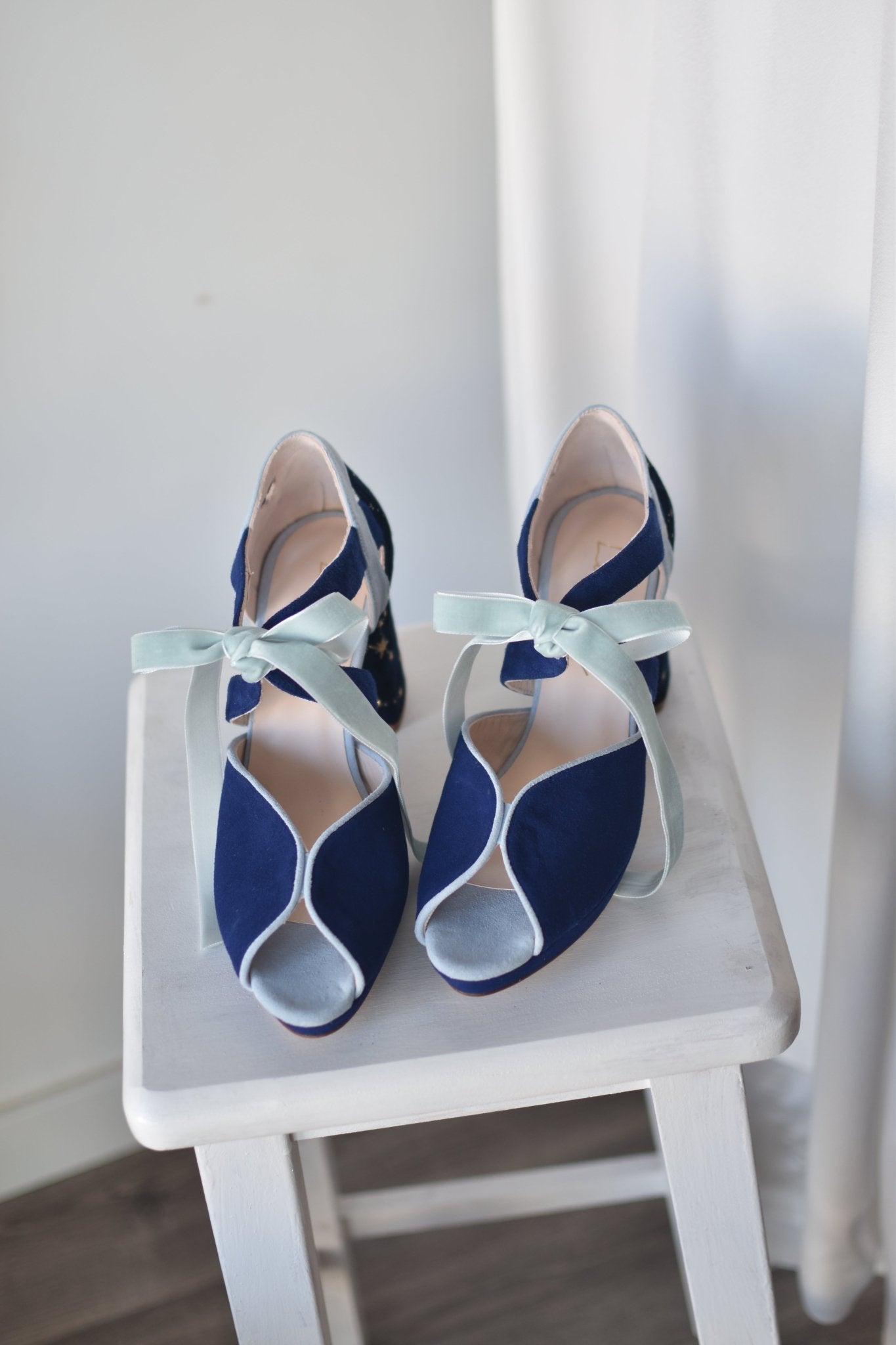 MEDIA LUNA azul oscuro constelación 85 - zapatos_novia