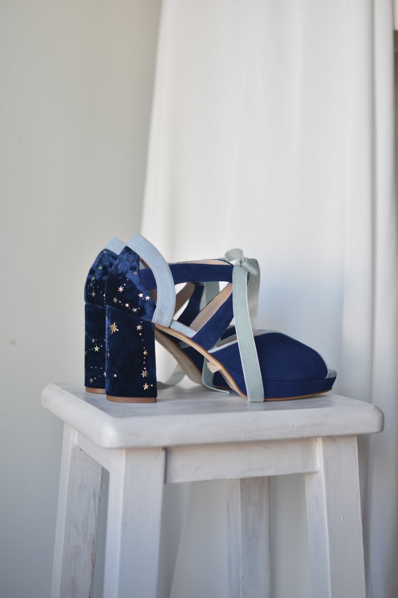 MEDIA LUNA azul oscuro constelación 85 - zapatos_novia