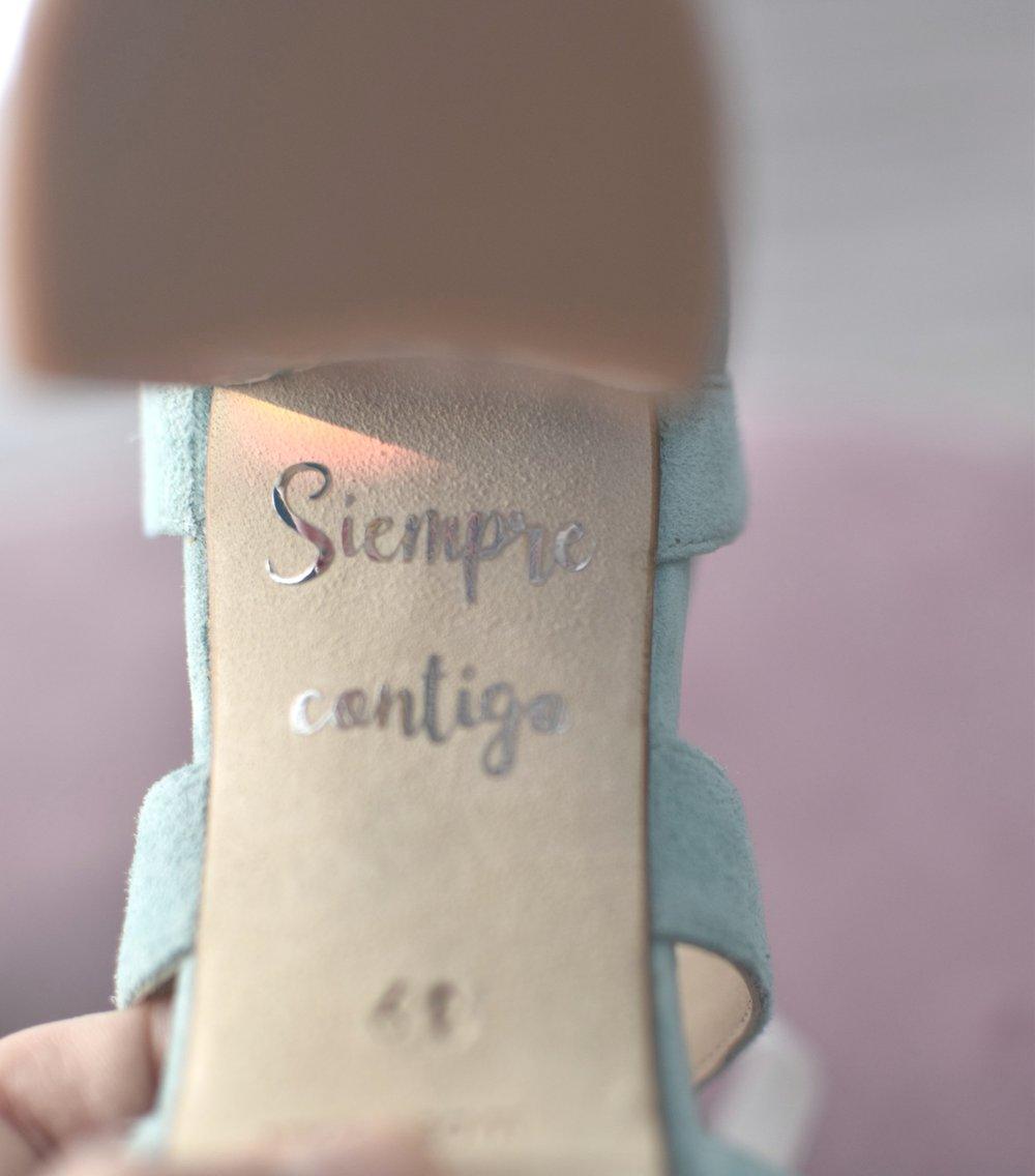 Personalización Frase - iniciales - fecha (en suela) - zapatos_novia