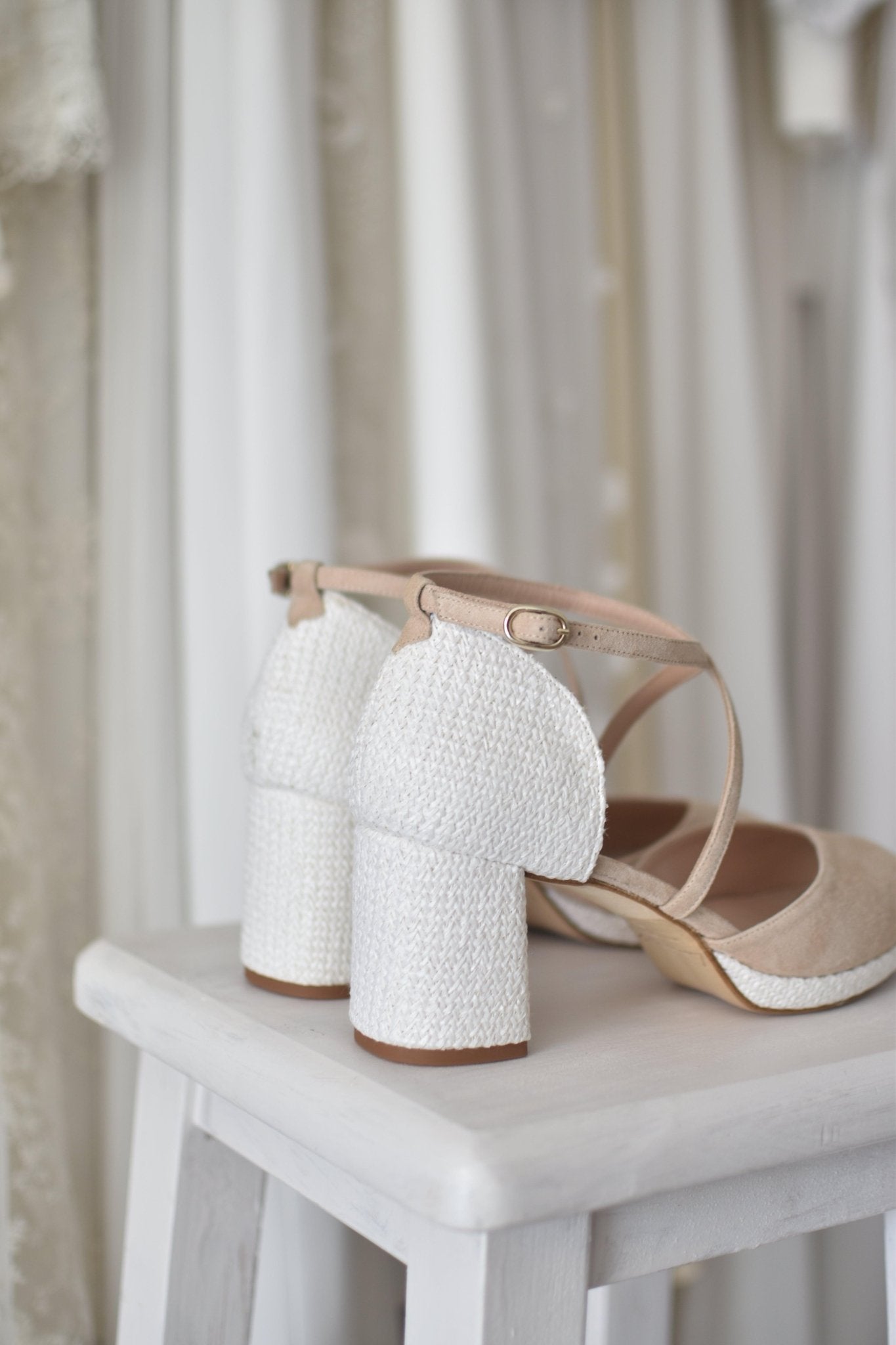 ROSALÍA abierto beige y rafia tacón midi - zapatos_novia