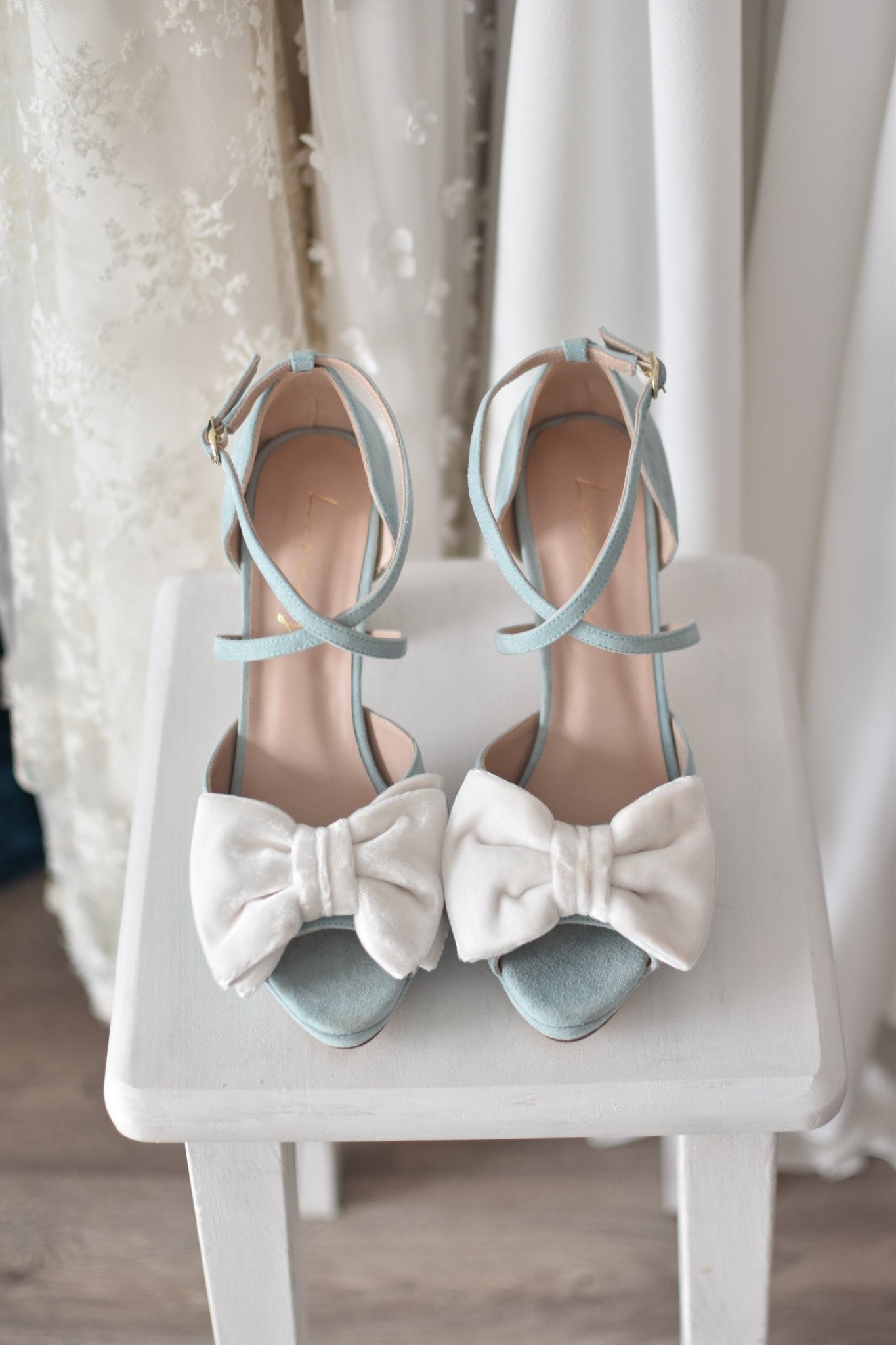 ROSALÍA abierto celeste verdoso lazo blanco Blossom XL 95 - zapatos_novia
