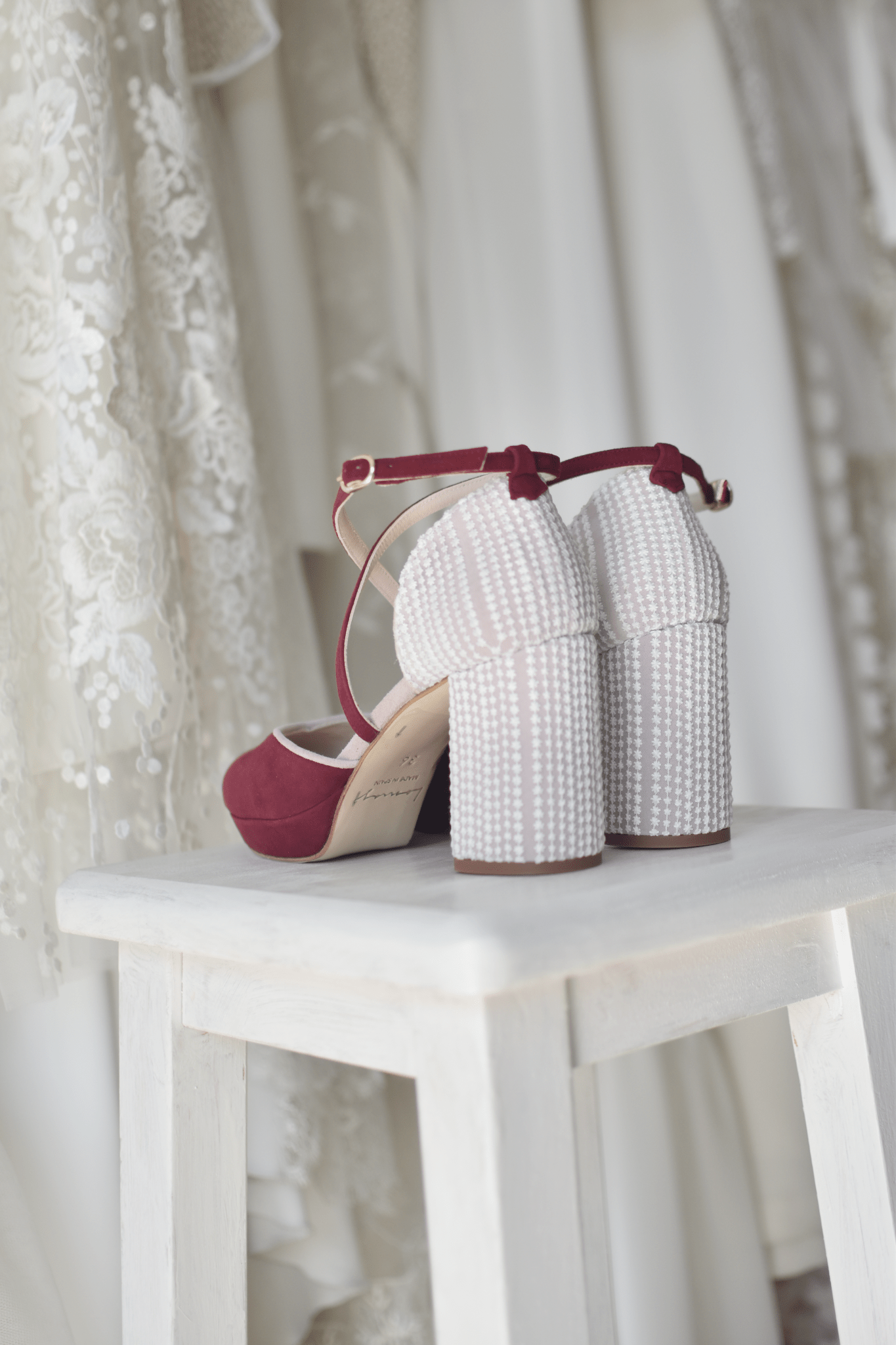 ROSALIA cerrado burdeos bordado Lyric 85 - zapatos_novia