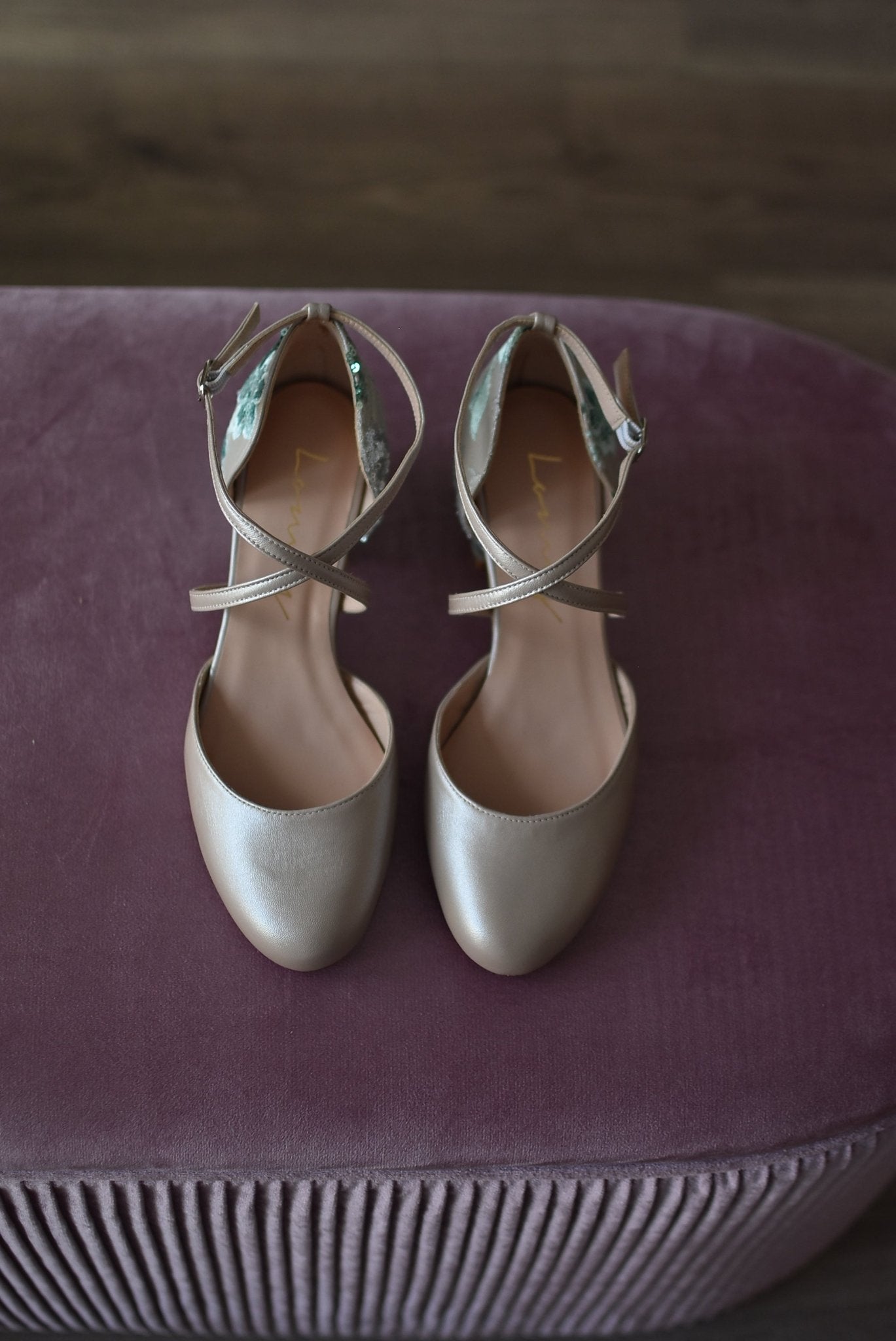 ROSALÍA cerrado nácar dorado bordado Grafito mint mini 55 - zapatos_novia