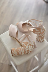 Rosalía open soft pink embroidered Crystal heel 8.5cm